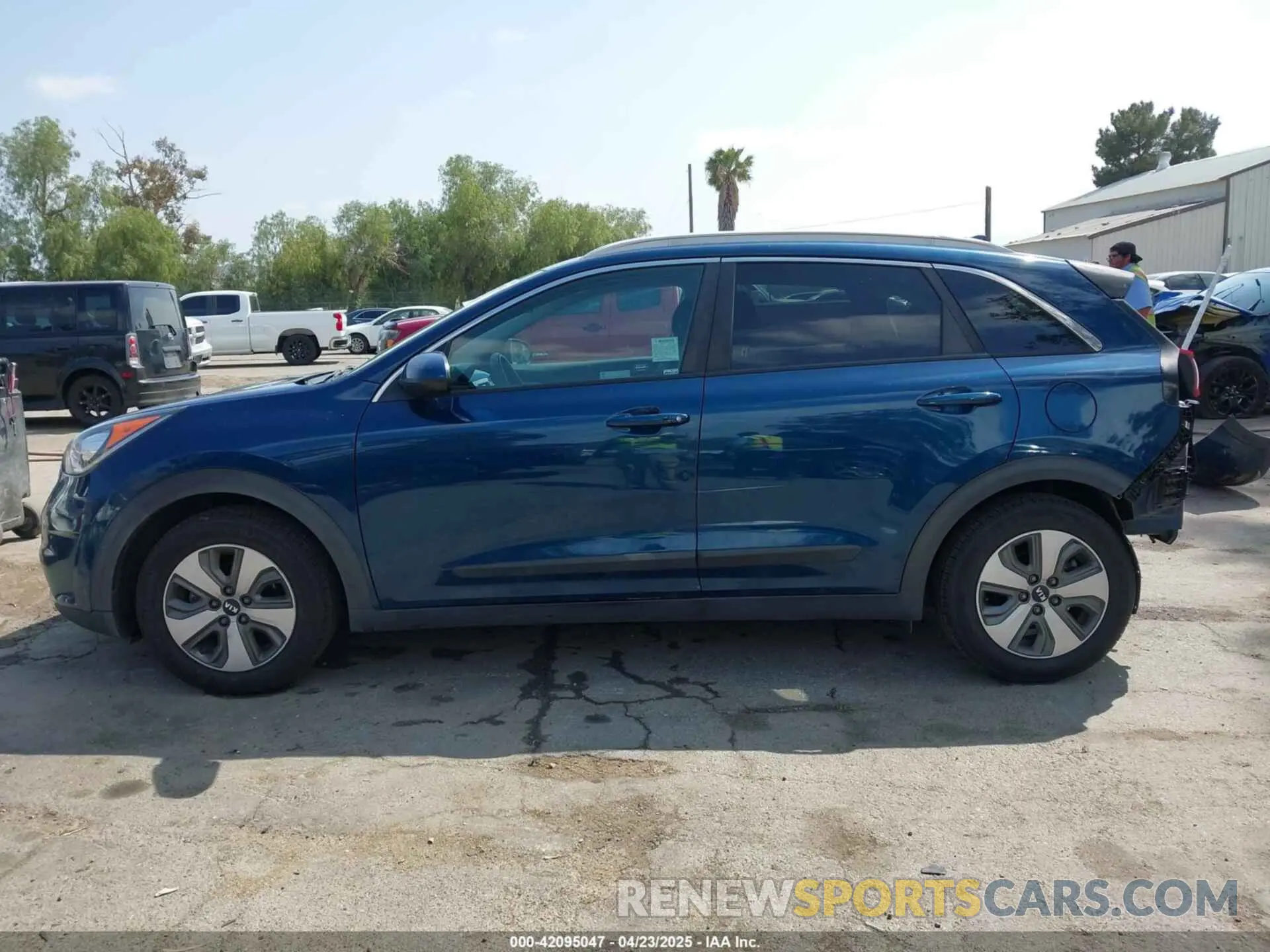 15 Photograph of a damaged car KNDCB3LC5K5252590 KIA NIRO 2019