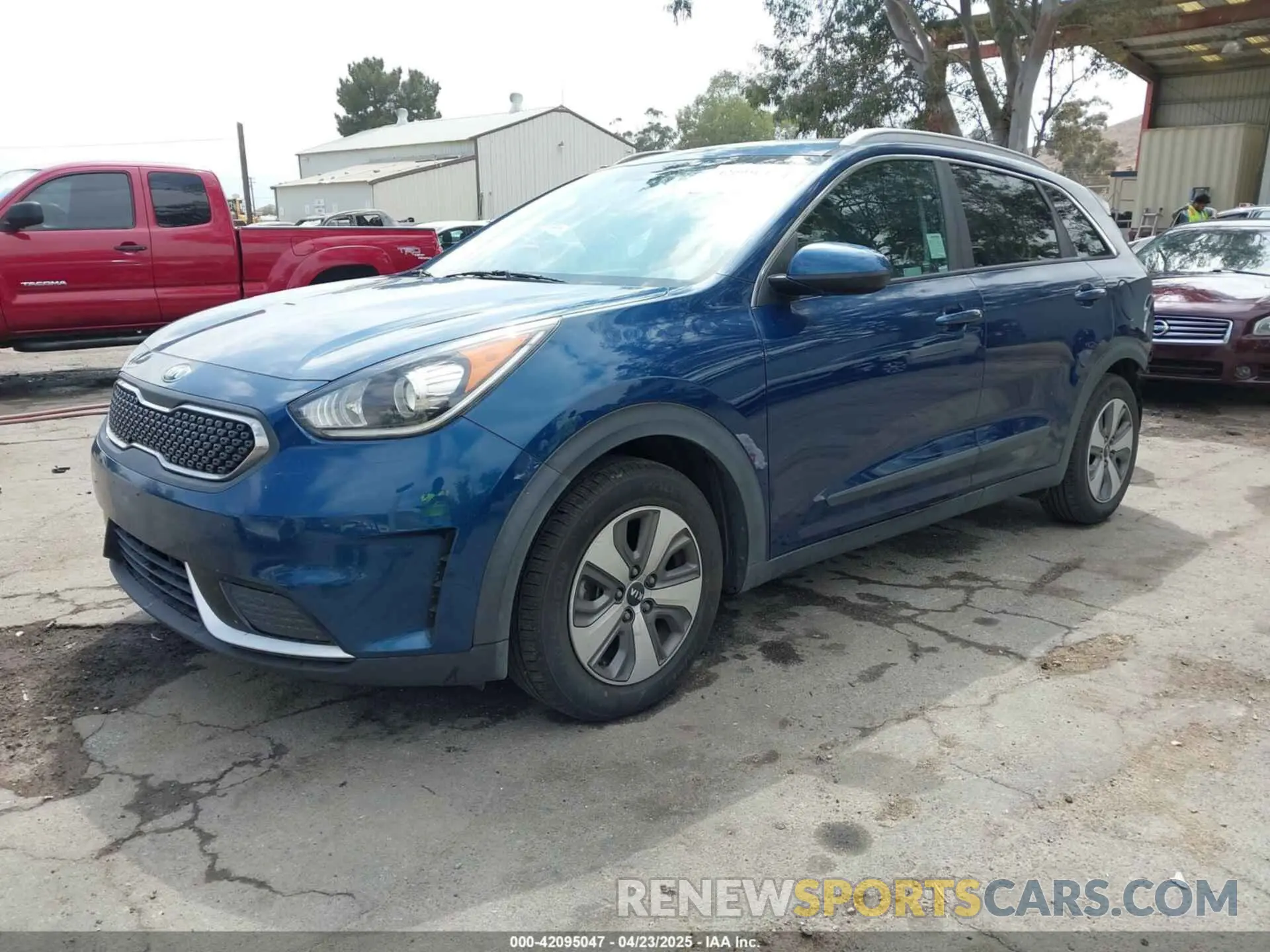 2 Photograph of a damaged car KNDCB3LC5K5252590 KIA NIRO 2019