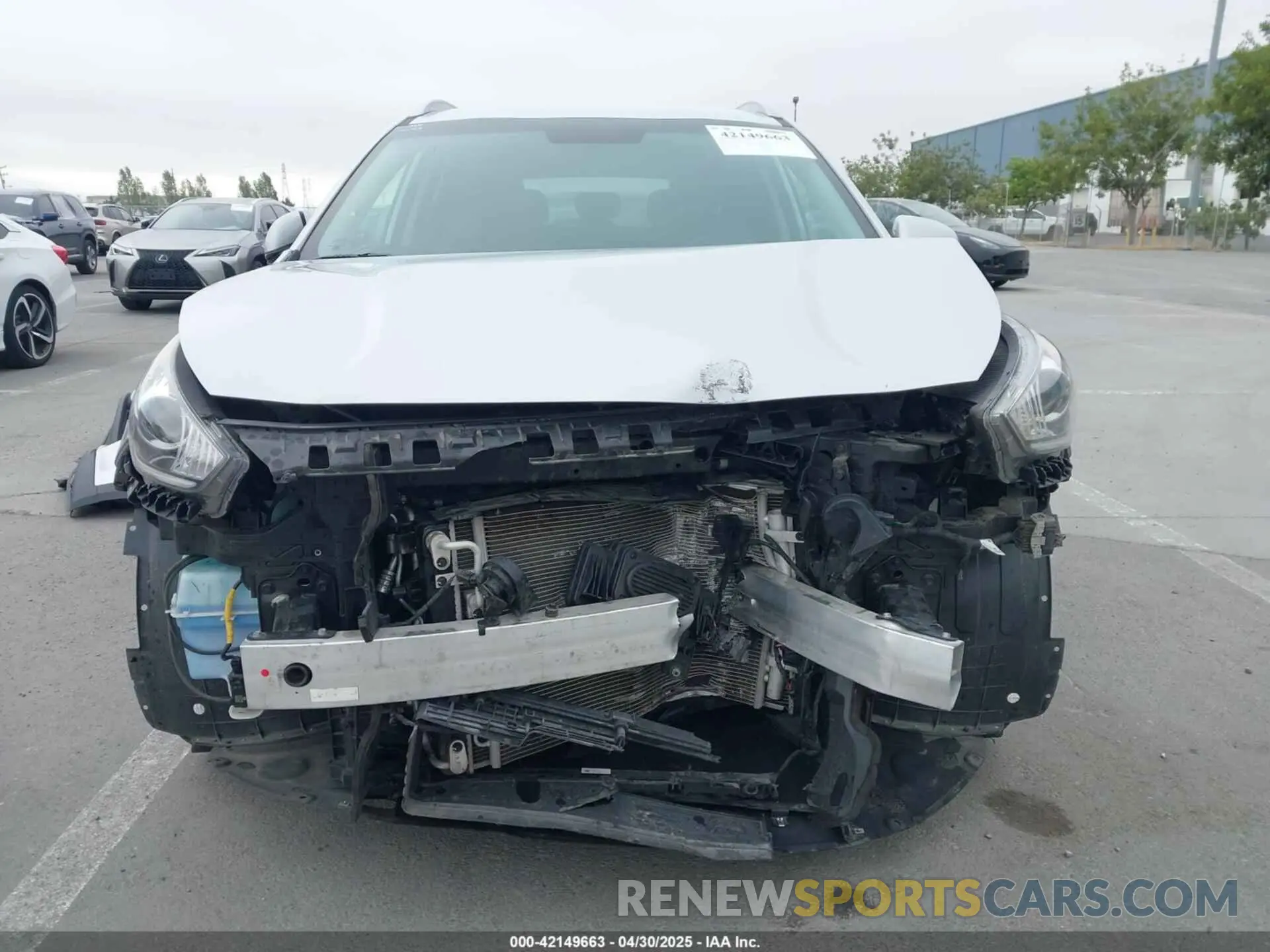 13 Photograph of a damaged car KNDCB3LC5K5351412 KIA NIRO 2019