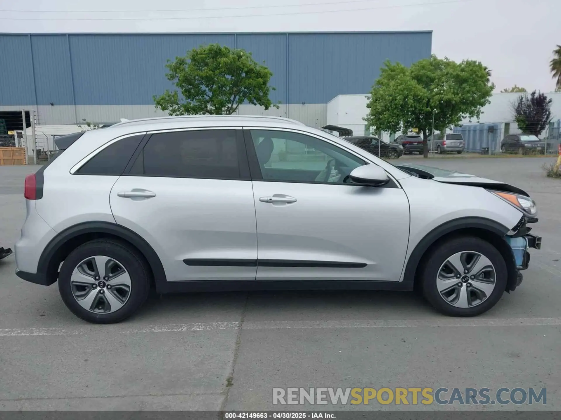 14 Photograph of a damaged car KNDCB3LC5K5351412 KIA NIRO 2019