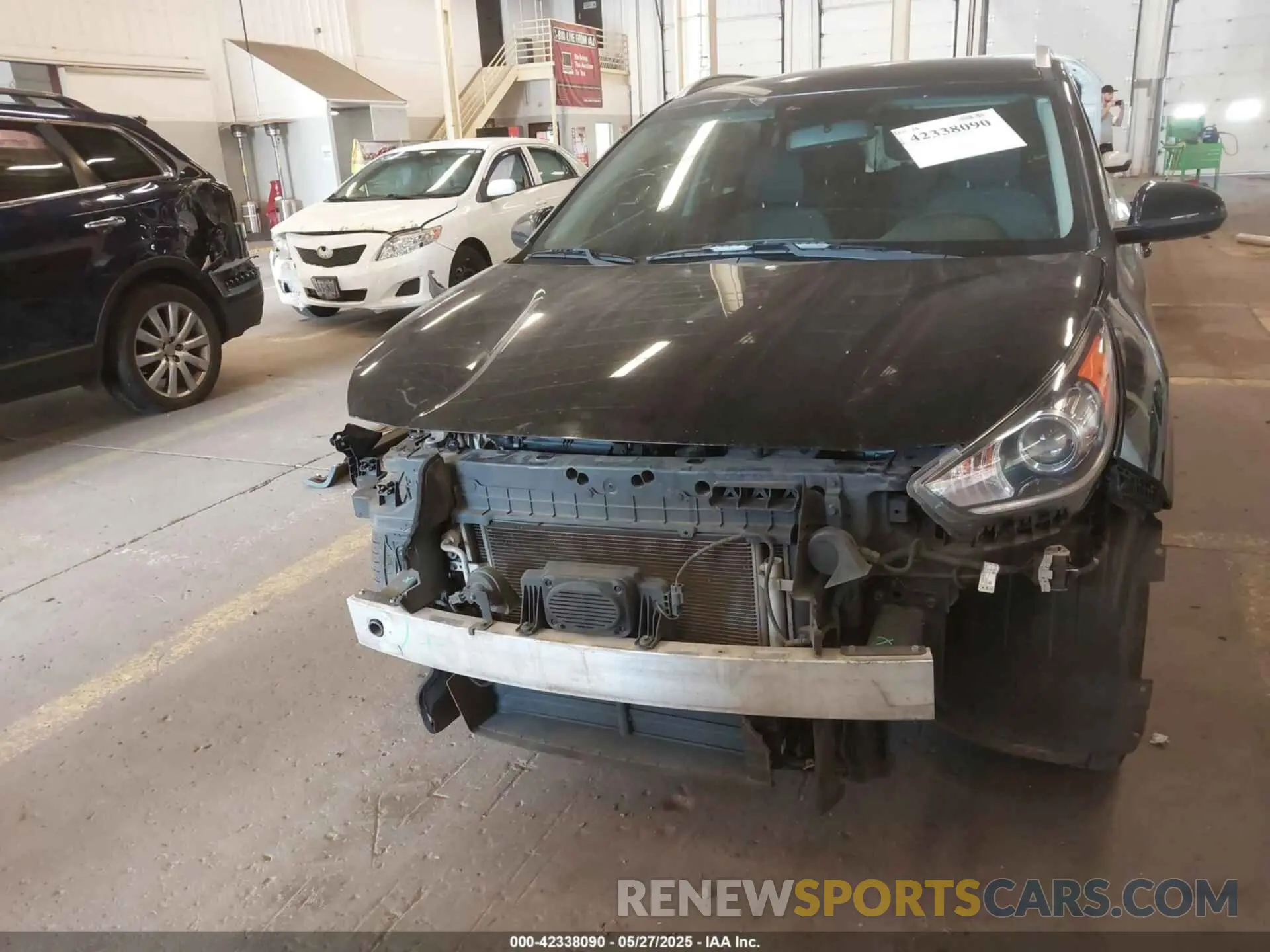 18 Photograph of a damaged car KNDCB3LC6K5252775 KIA NIRO 2019