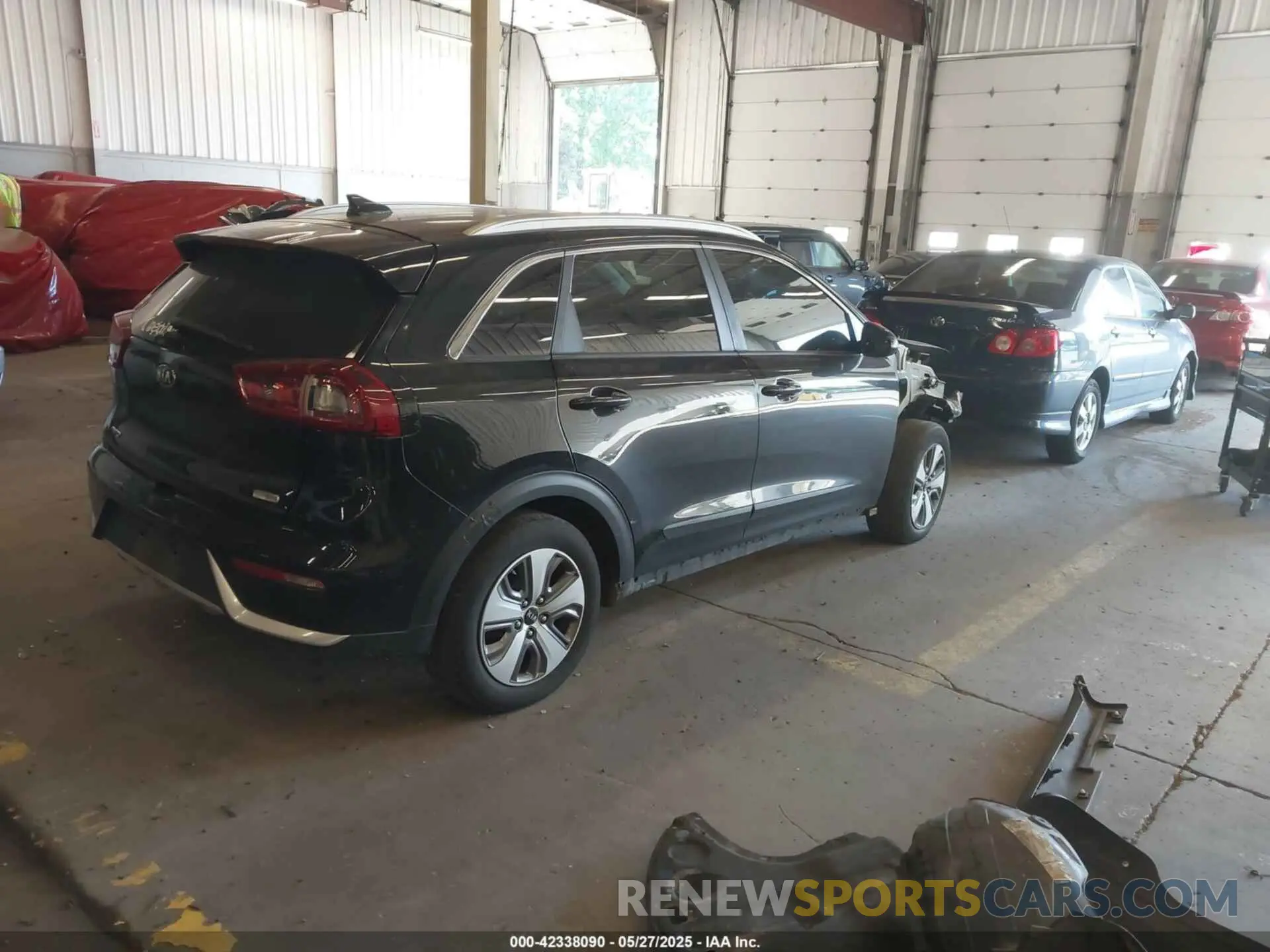4 Photograph of a damaged car KNDCB3LC6K5252775 KIA NIRO 2019