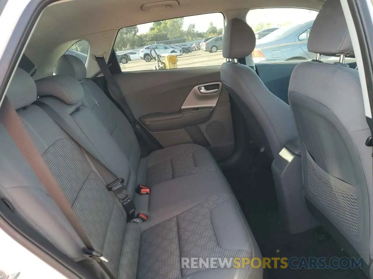 10 Photograph of a damaged car KNDCB3LC6K5253277 KIA NIRO 2019