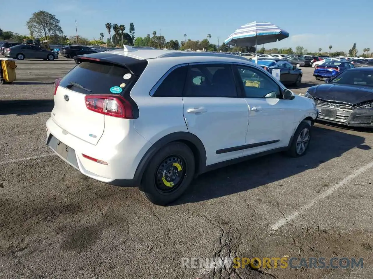 3 Photograph of a damaged car KNDCB3LC6K5253277 KIA NIRO 2019