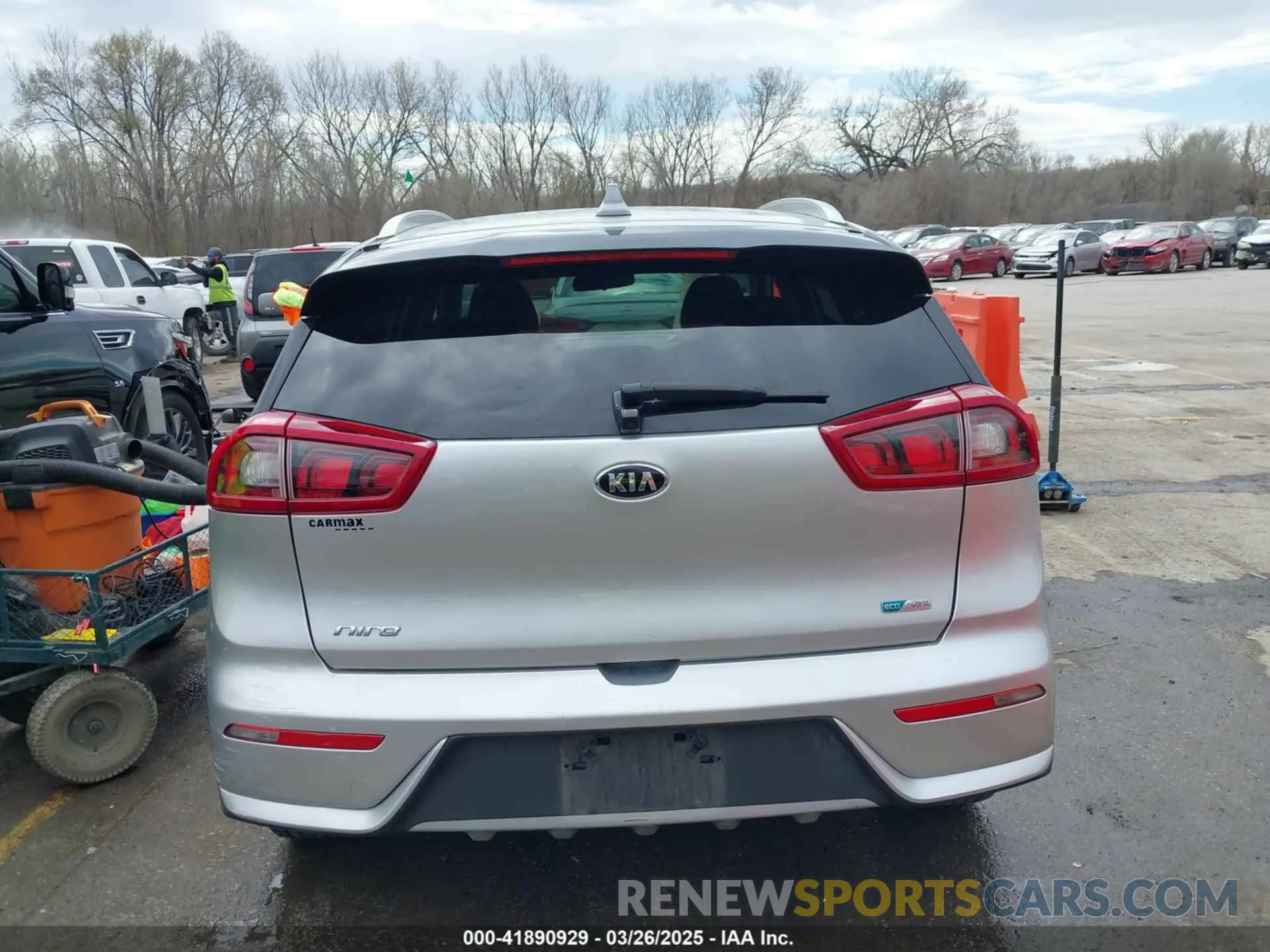 16 Photograph of a damaged car KNDCB3LC7K5233362 KIA NIRO 2019