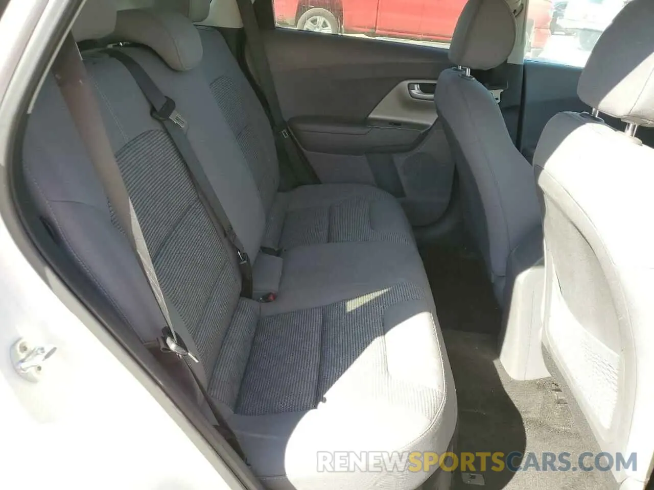 10 Photograph of a damaged car KNDCB3LC7K5264417 KIA NIRO 2019