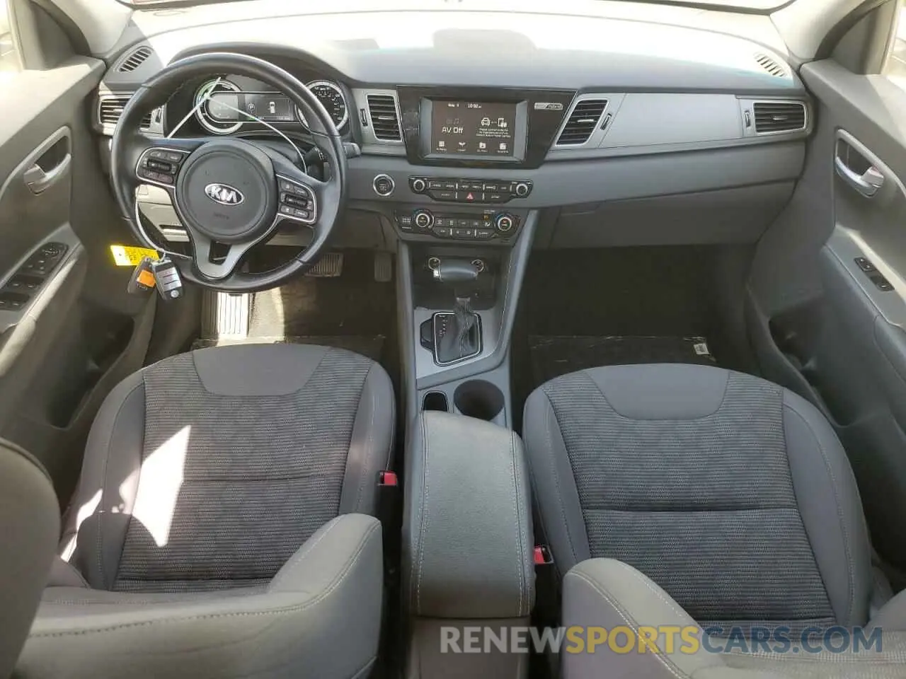 8 Photograph of a damaged car KNDCB3LC7K5346700 KIA NIRO 2019