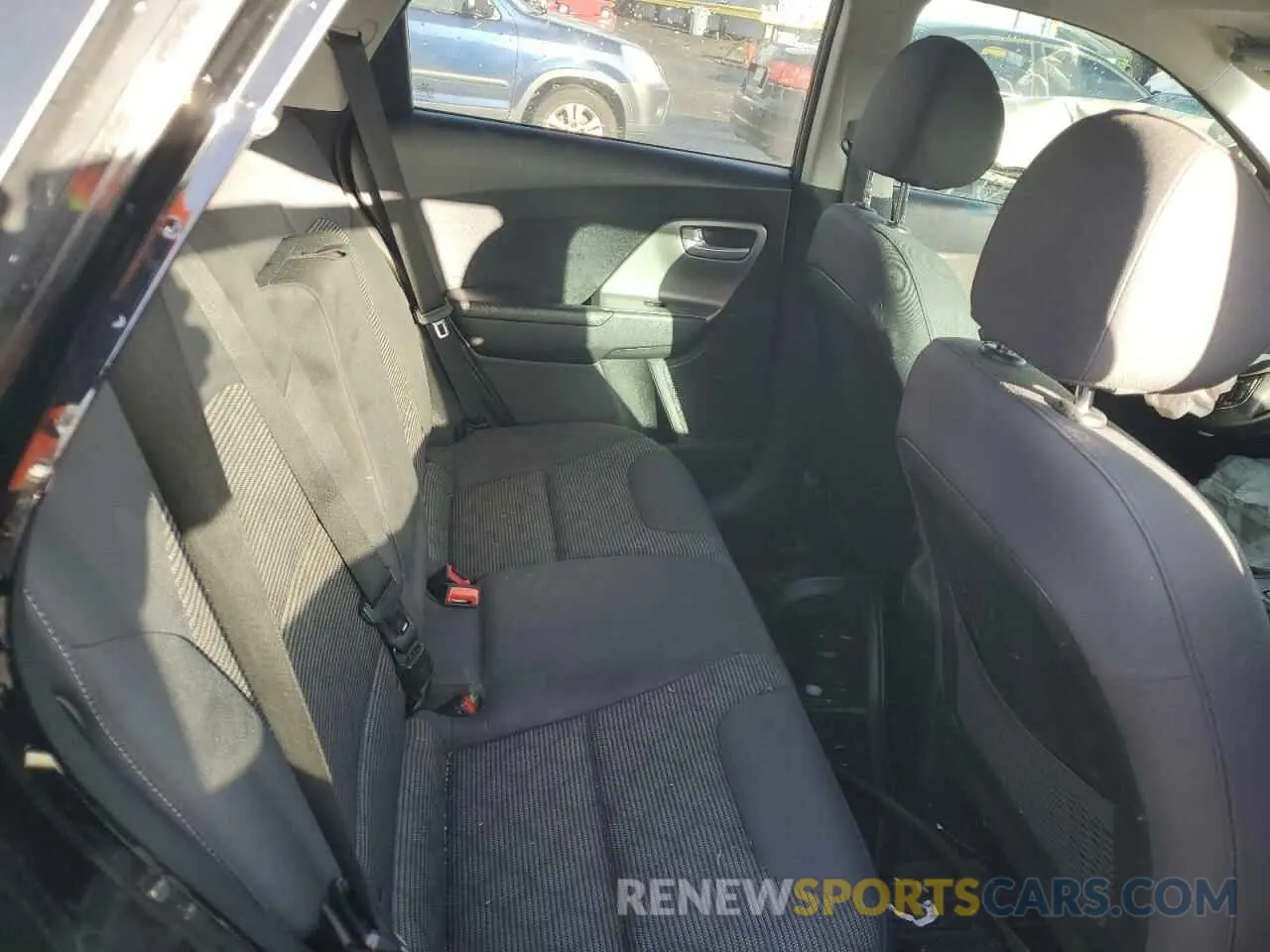10 Photograph of a damaged car KNDCB3LC8K5264474 KIA NIRO 2019