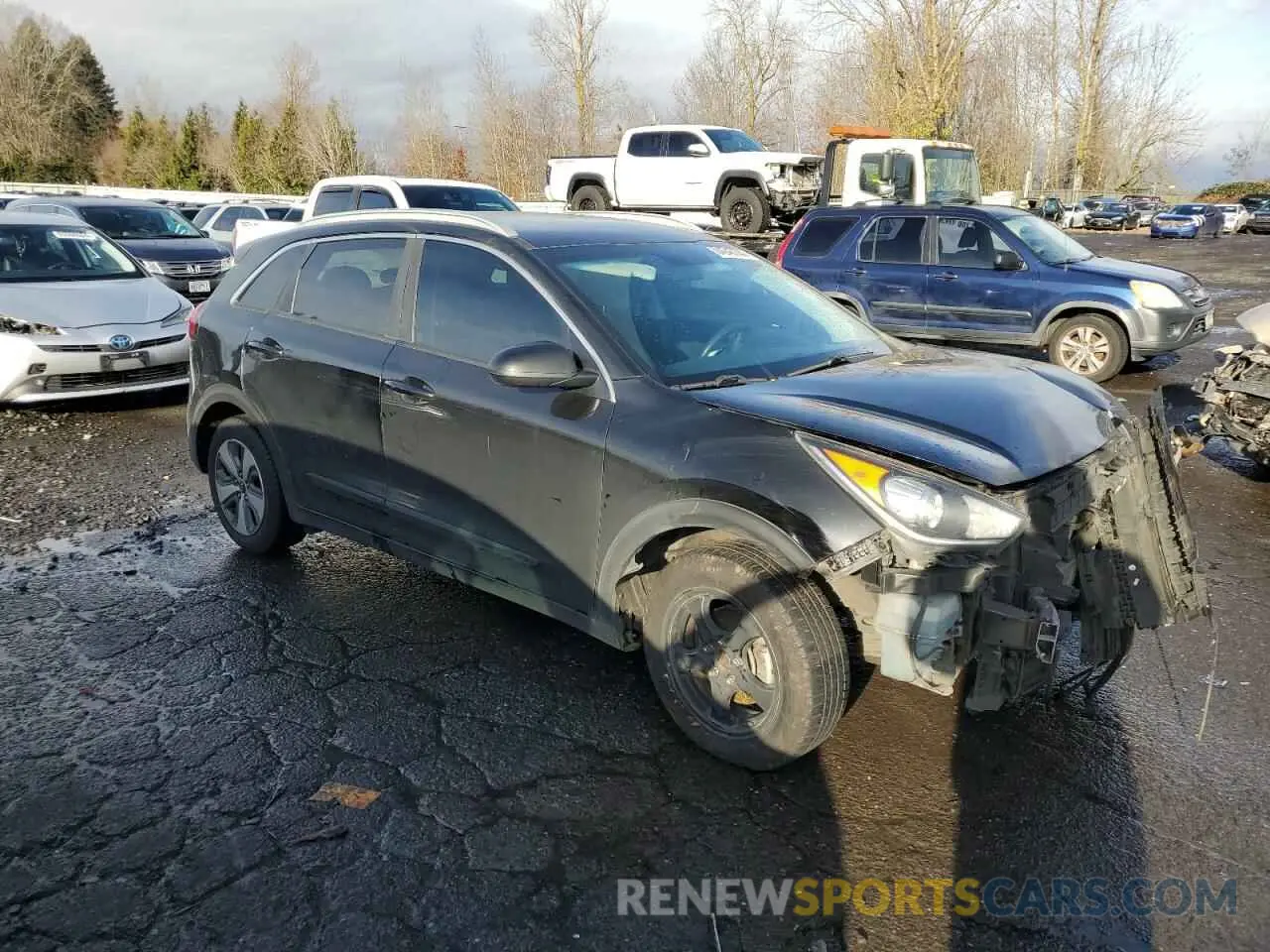 4 Photograph of a damaged car KNDCB3LC8K5264474 KIA NIRO 2019