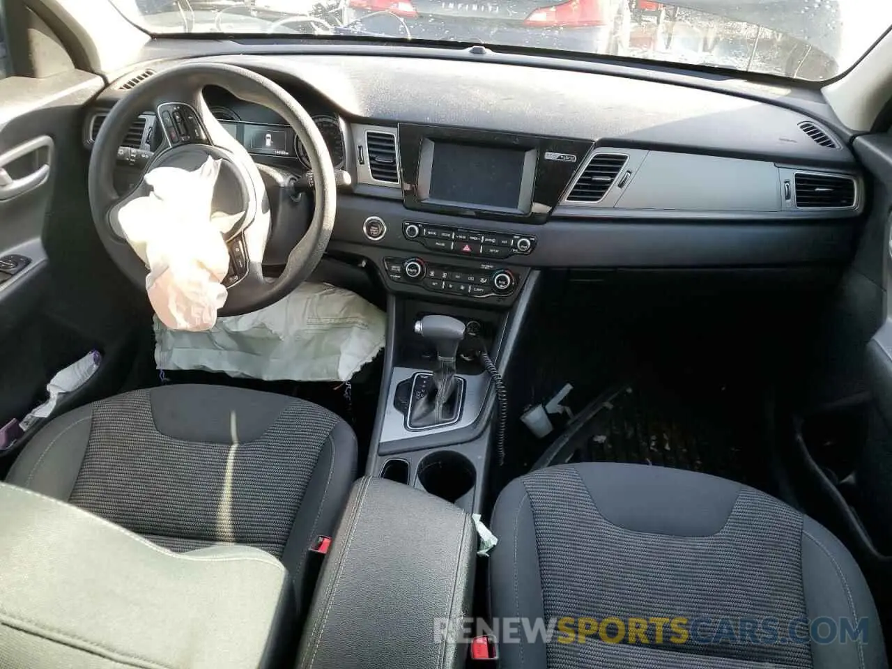 8 Photograph of a damaged car KNDCB3LC8K5264474 KIA NIRO 2019