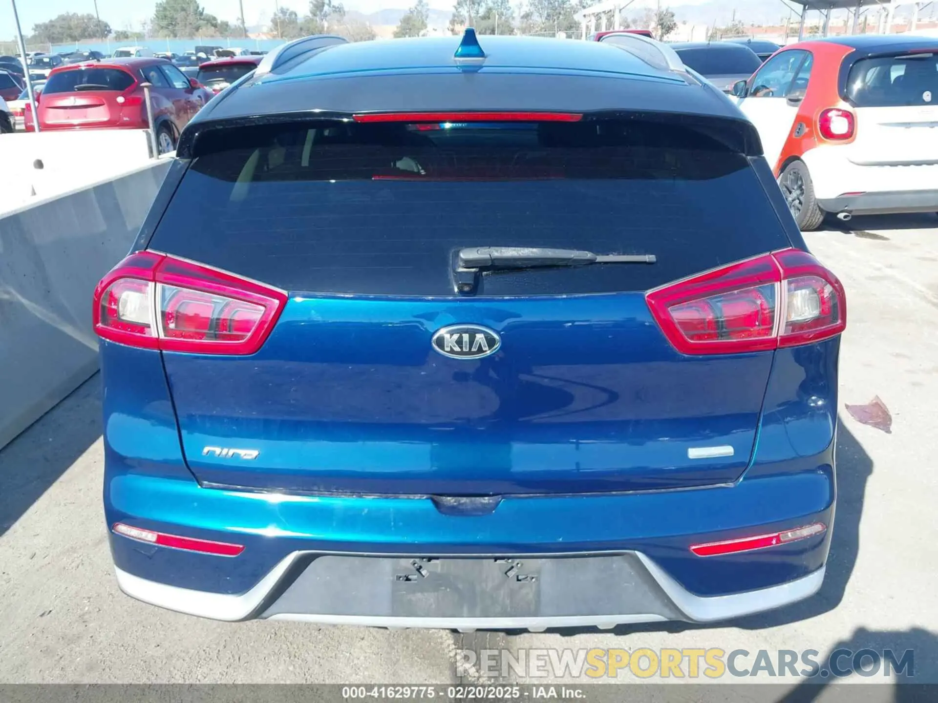 16 Photograph of a damaged car KNDCB3LC8K5327931 KIA NIRO 2019