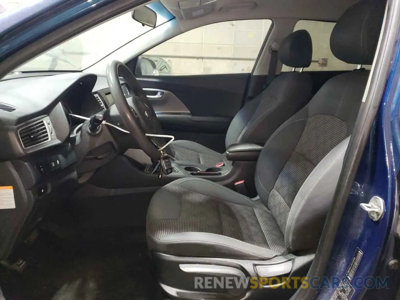 7 Photograph of a damaged car KNDCB3LC8K5335589 KIA NIRO 2019