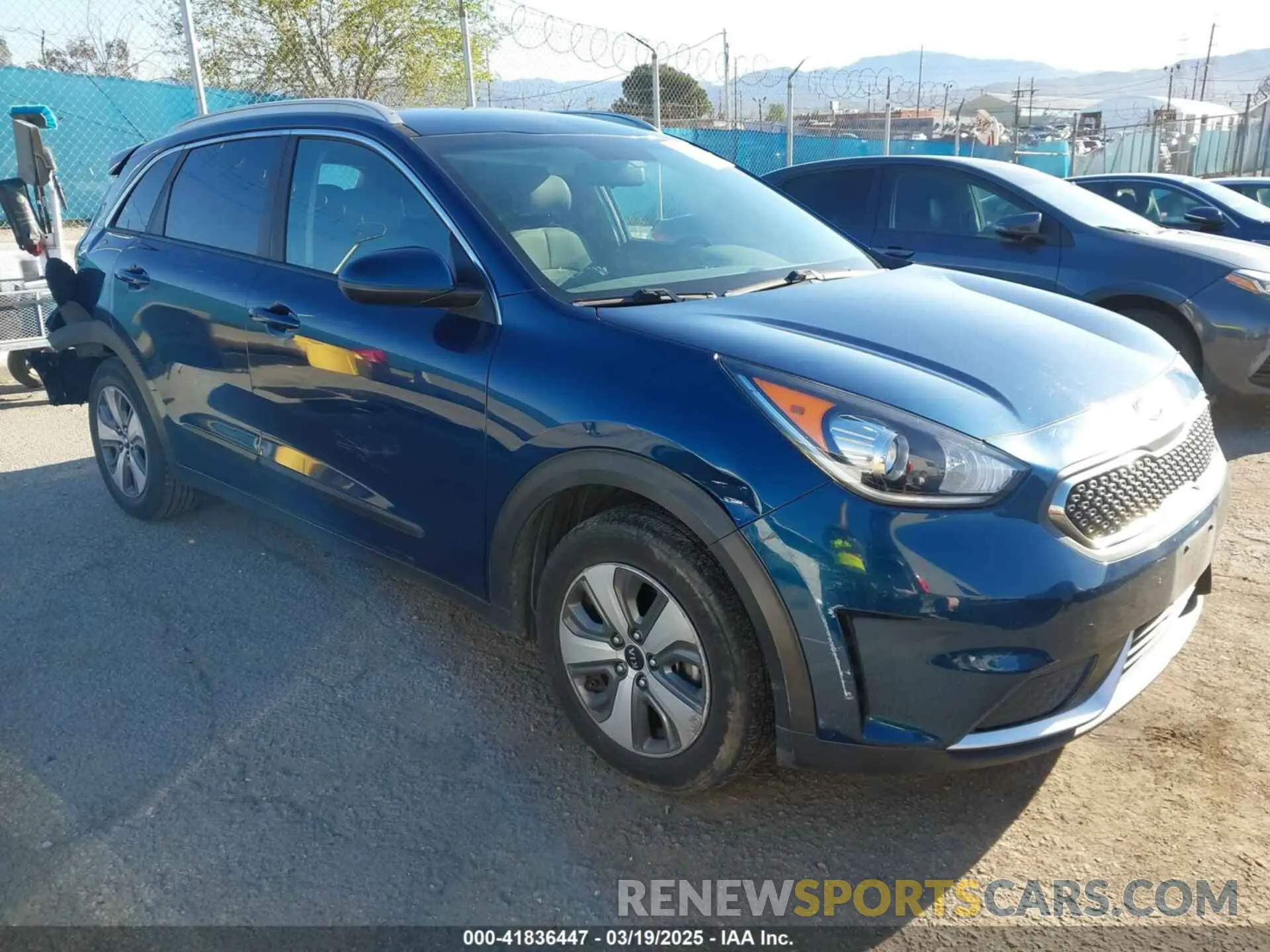 1 Photograph of a damaged car KNDCB3LC8K5336726 KIA NIRO 2019