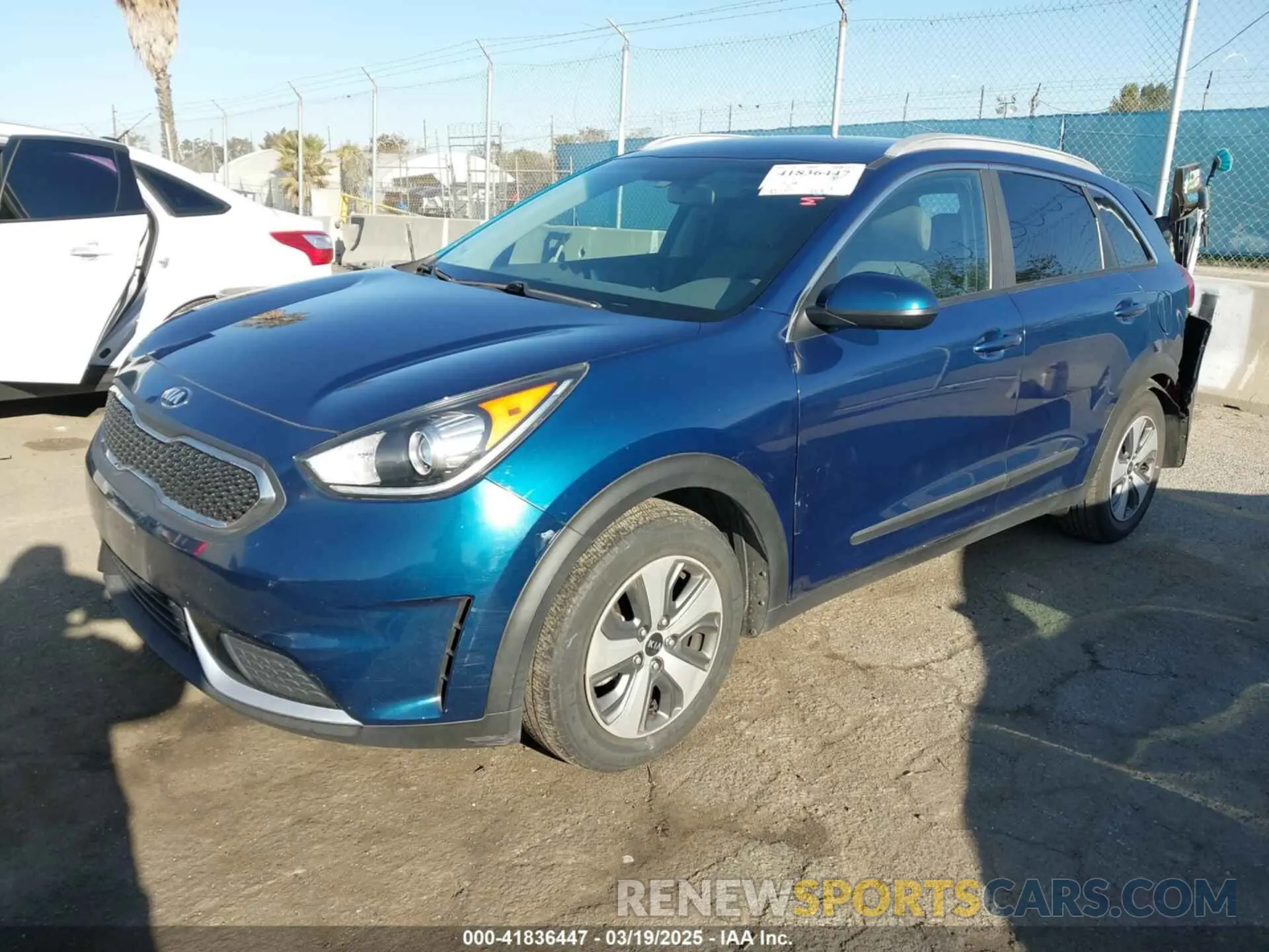 2 Photograph of a damaged car KNDCB3LC8K5336726 KIA NIRO 2019