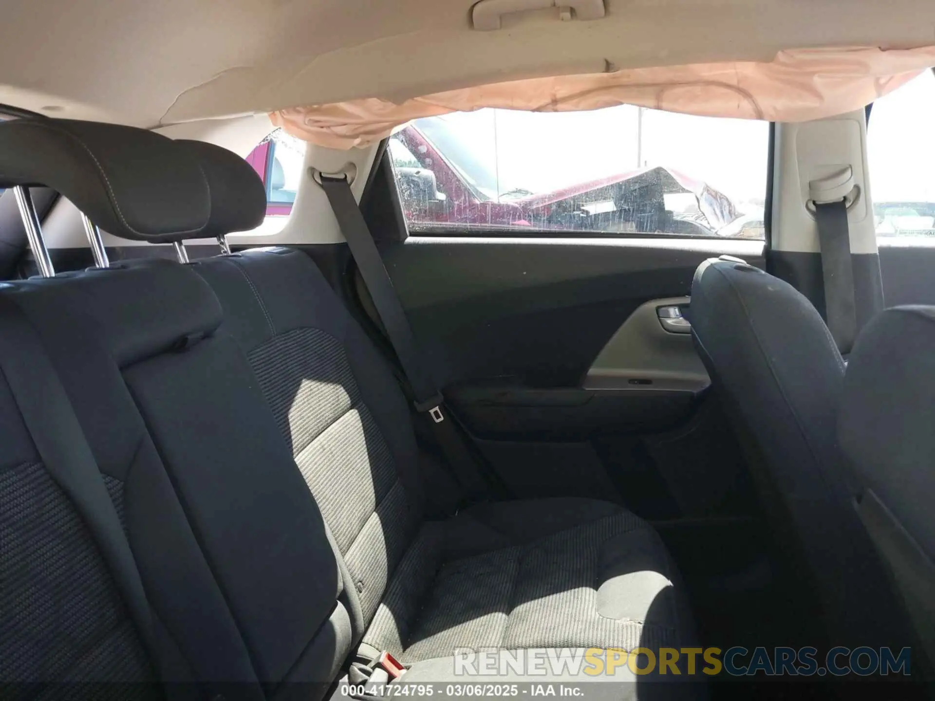8 Photograph of a damaged car KNDCB3LCXK5257171 KIA NIRO 2019