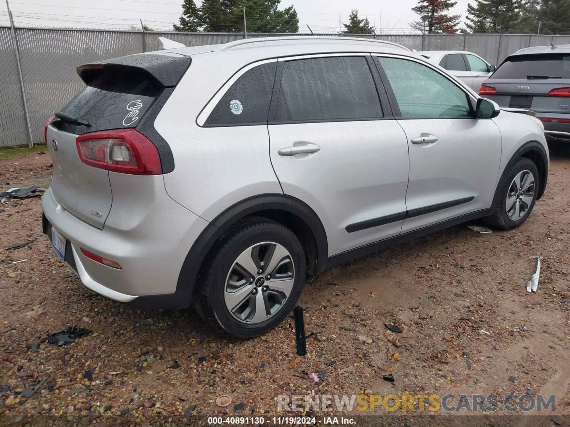 4 Photograph of a damaged car KNDCB3LCXK5349252 KIA NIRO 2019