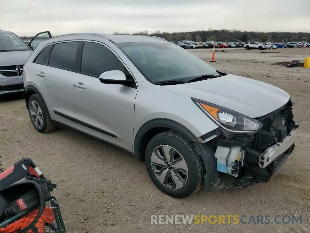 4 Photograph of a damaged car KNDCB3LCXK5351132 KIA NIRO 2019