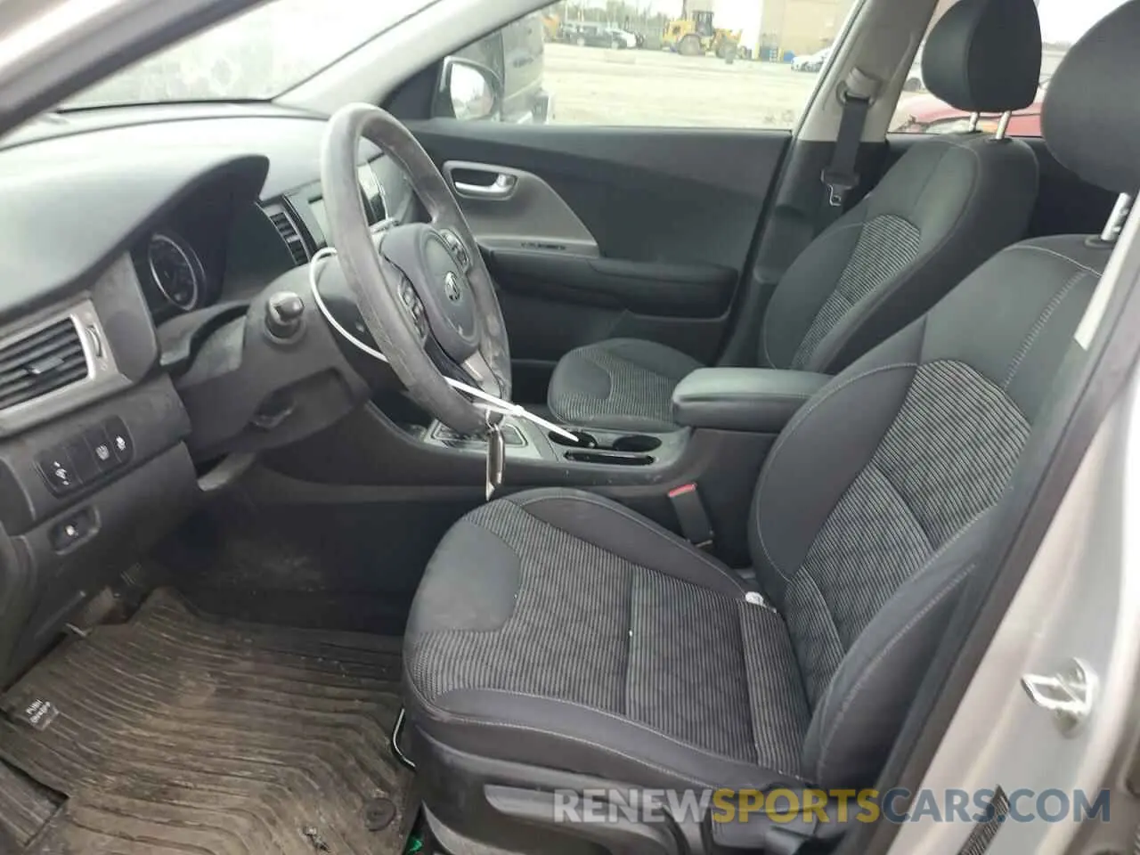 7 Photograph of a damaged car KNDCB3LCXK5351132 KIA NIRO 2019
