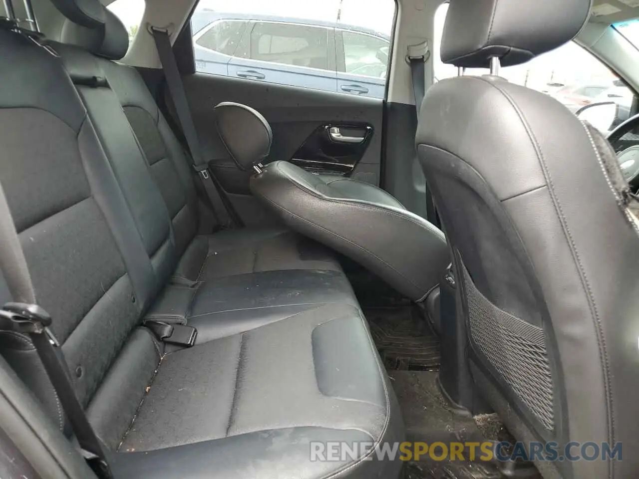 11 Photograph of a damaged car KNDCC3LC1K5250848 KIA NIRO 2019