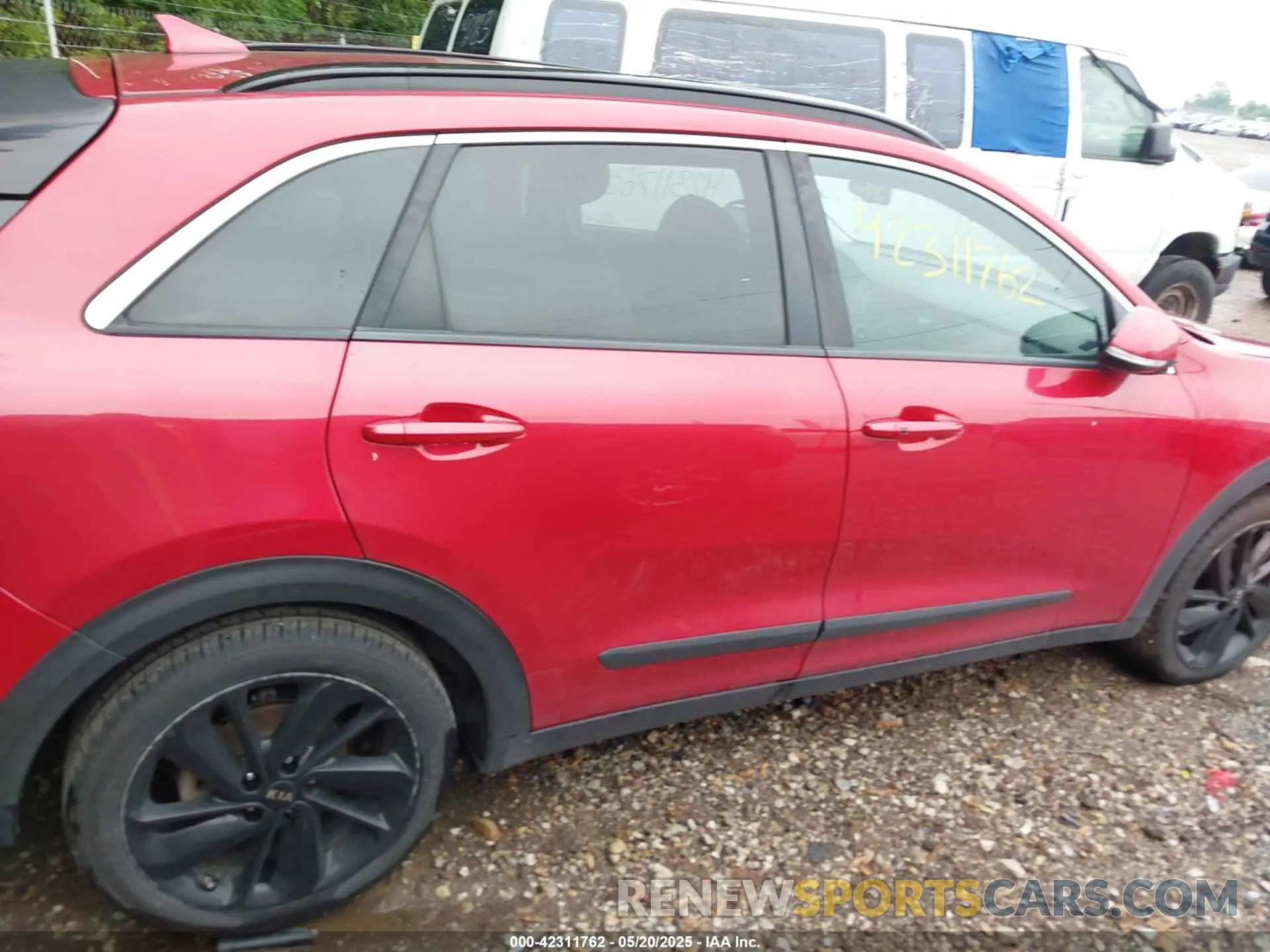 13 Photograph of a damaged car KNDCC3LC1K5262689 KIA NIRO 2019