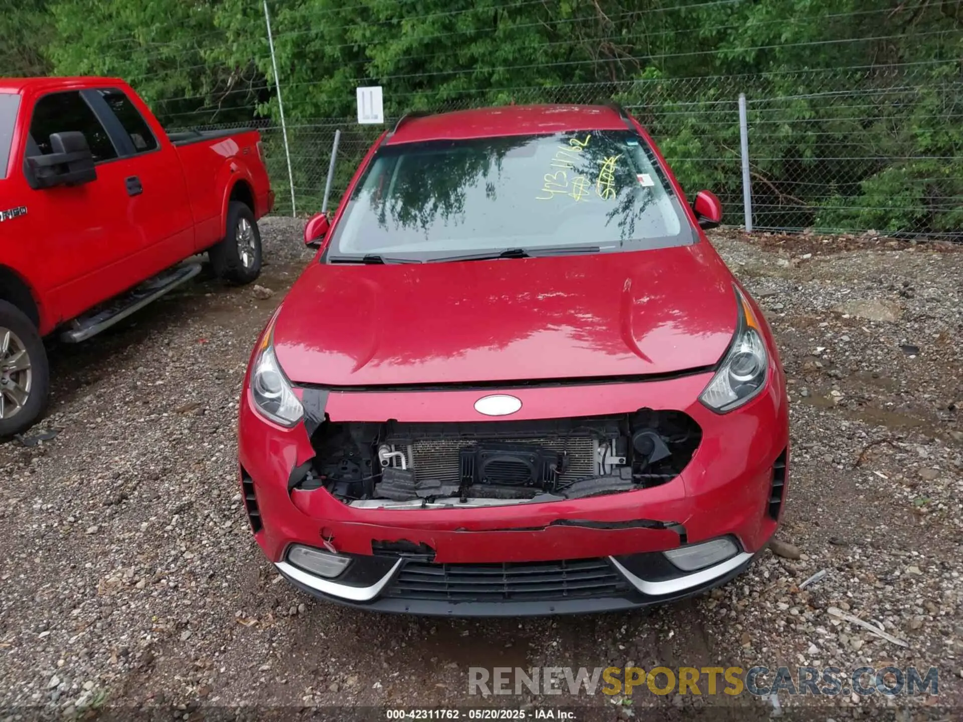 6 Photograph of a damaged car KNDCC3LC1K5262689 KIA NIRO 2019