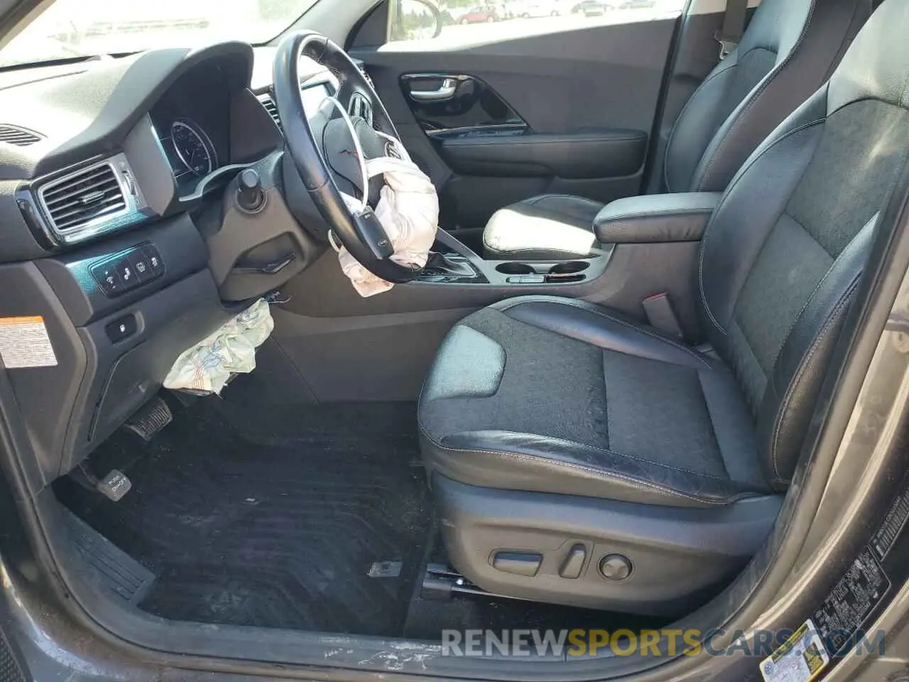 7 Photograph of a damaged car KNDCC3LC2K5223349 KIA NIRO 2019