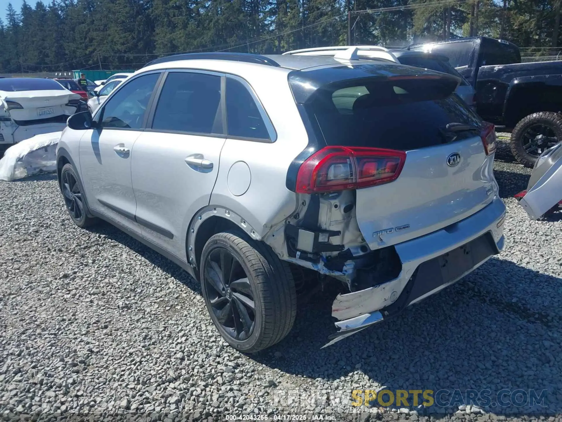 3 Photograph of a damaged car KNDCC3LC2K5248526 KIA NIRO 2019