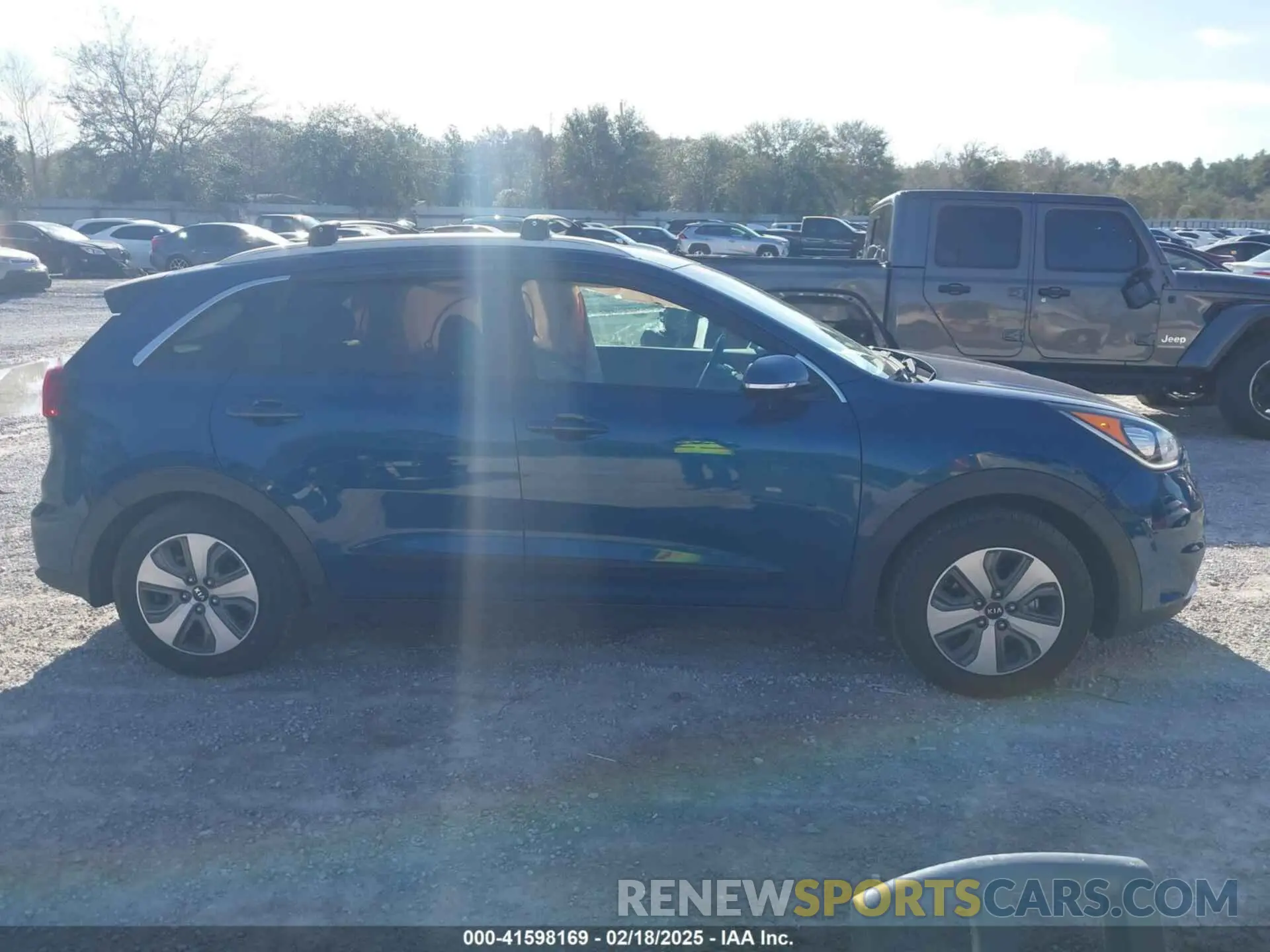 14 Photograph of a damaged car KNDCC3LC2K5265519 KIA NIRO 2019