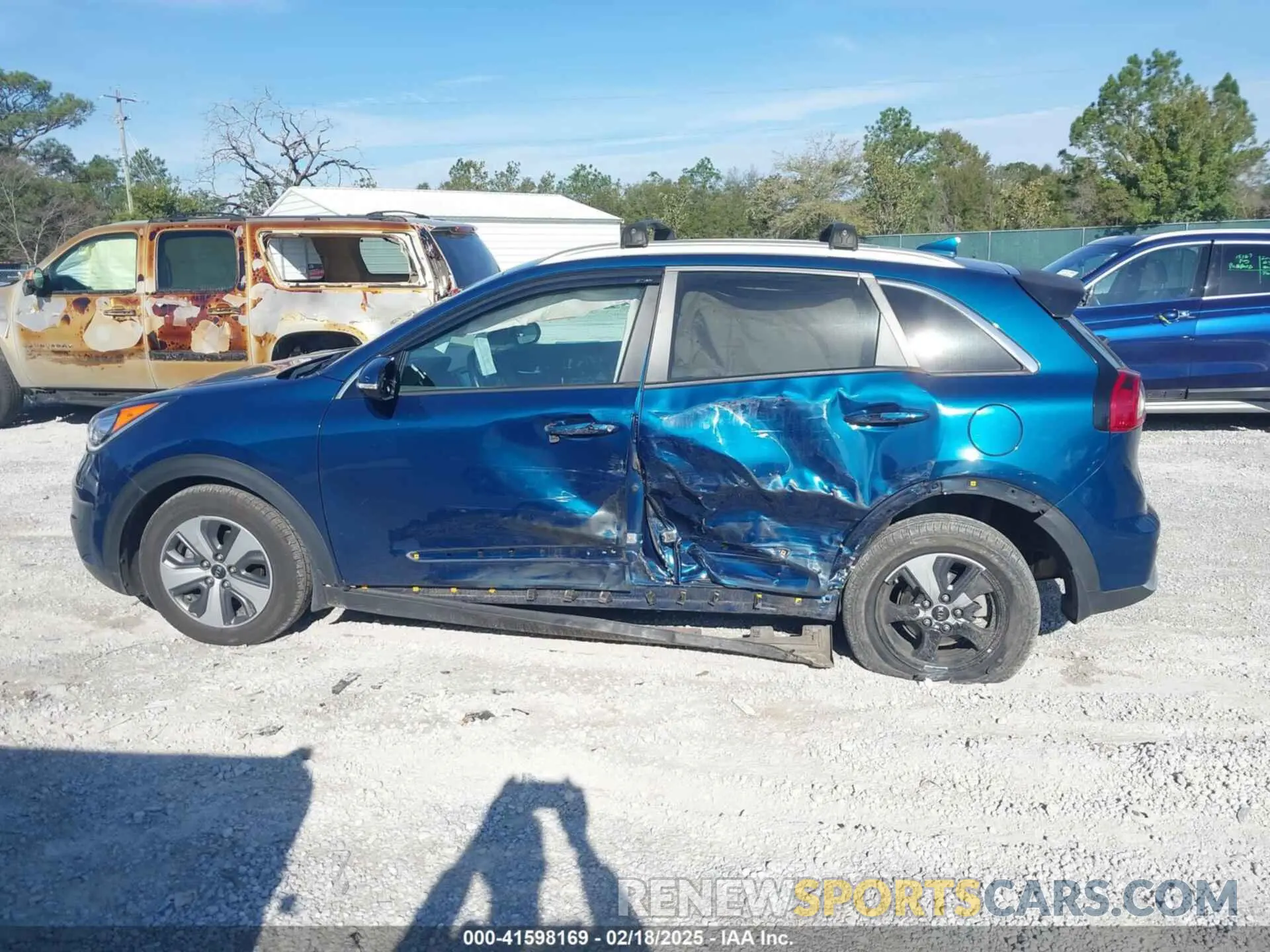 15 Photograph of a damaged car KNDCC3LC2K5265519 KIA NIRO 2019