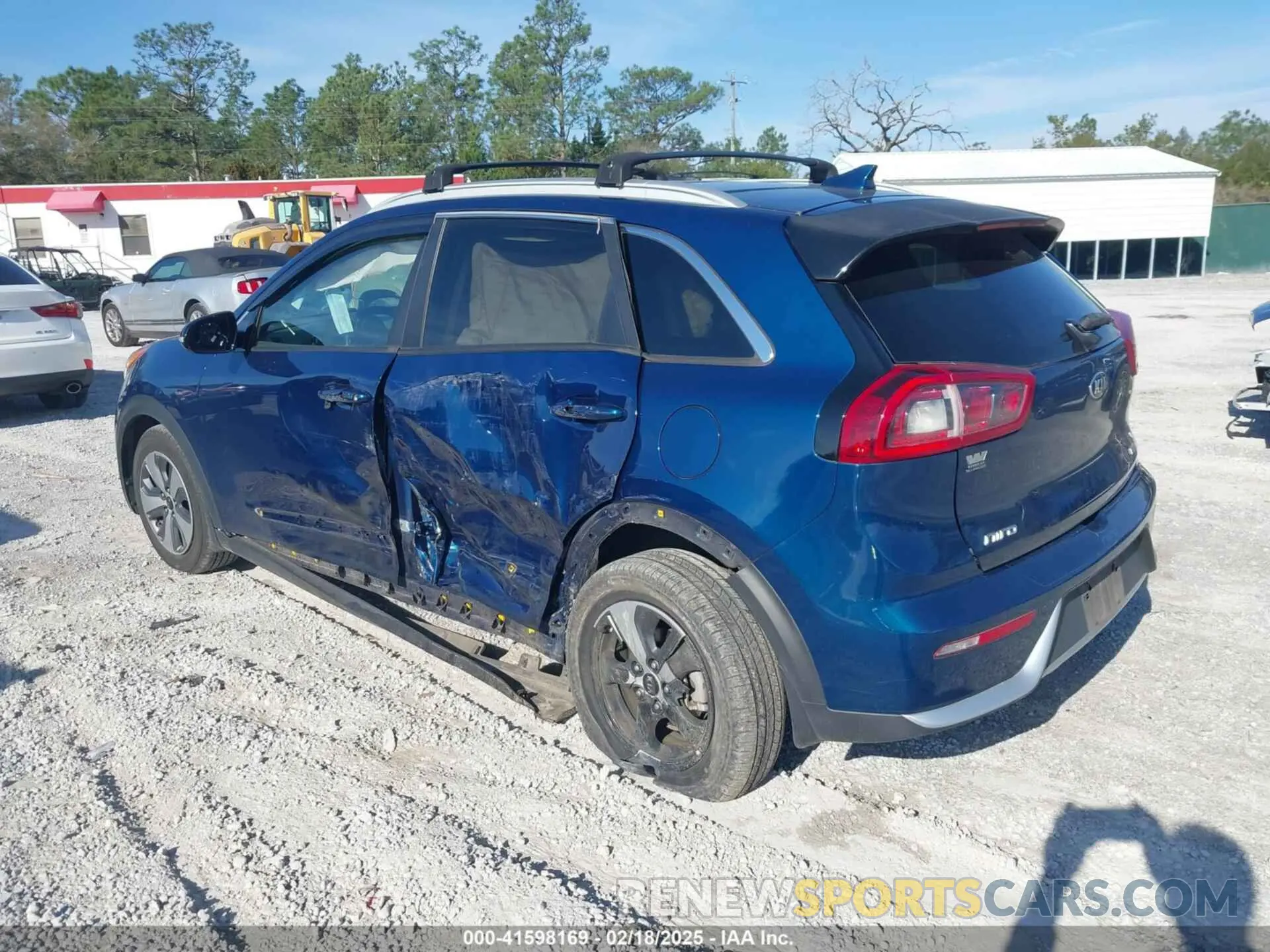 3 Photograph of a damaged car KNDCC3LC2K5265519 KIA NIRO 2019