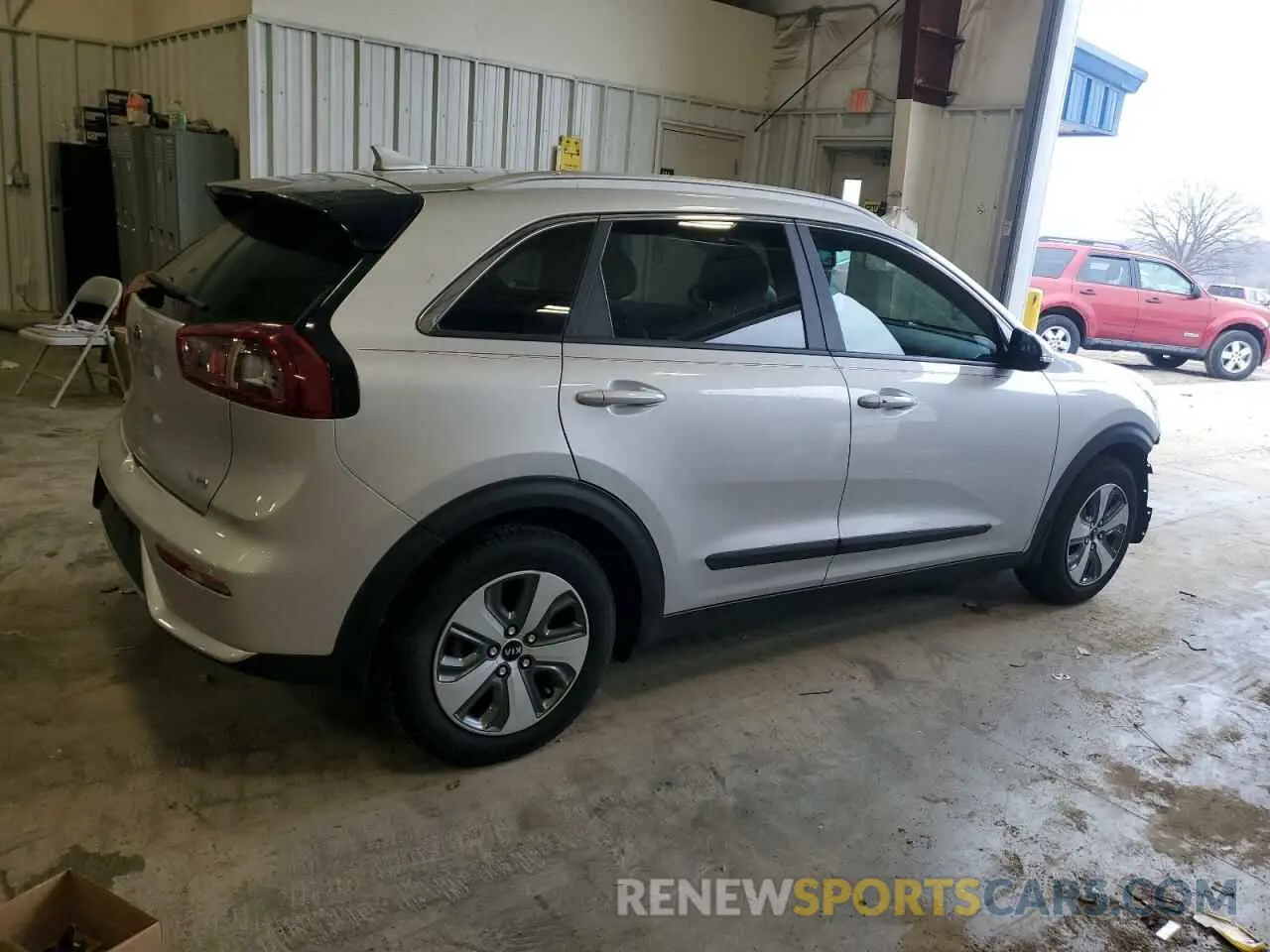 3 Photograph of a damaged car KNDCC3LC4K5223661 KIA NIRO 2019