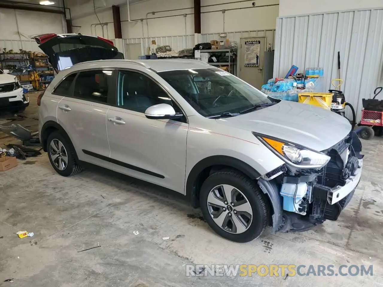 4 Photograph of a damaged car KNDCC3LC4K5223661 KIA NIRO 2019