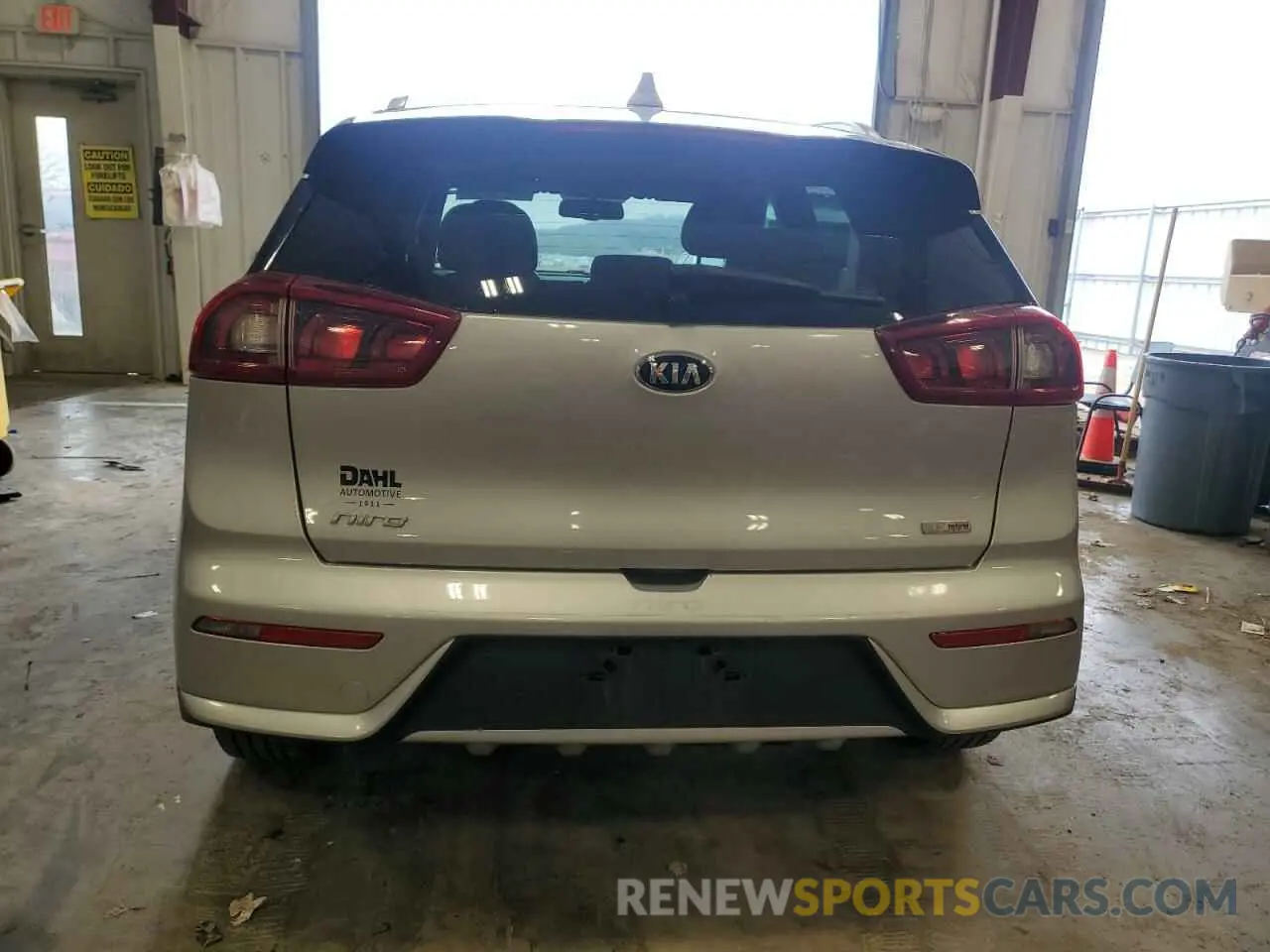 6 Photograph of a damaged car KNDCC3LC4K5223661 KIA NIRO 2019
