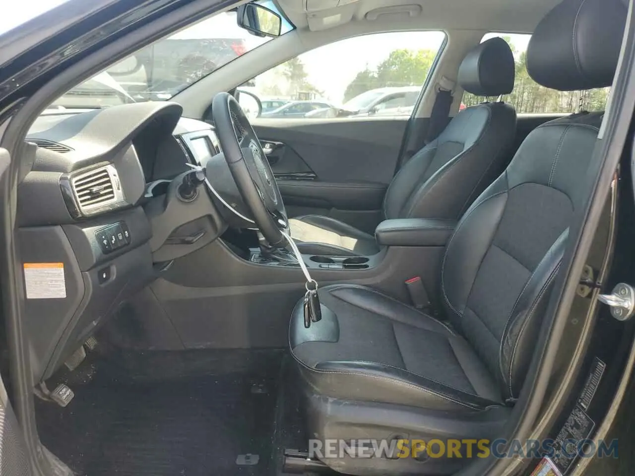 7 Photograph of a damaged car KNDCC3LC7K5251812 KIA NIRO 2019