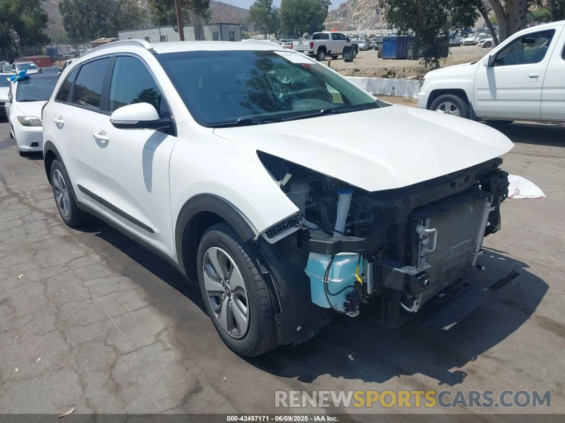 1 Photograph of a damaged car KNDCC3LC7K5338240 KIA NIRO 2019