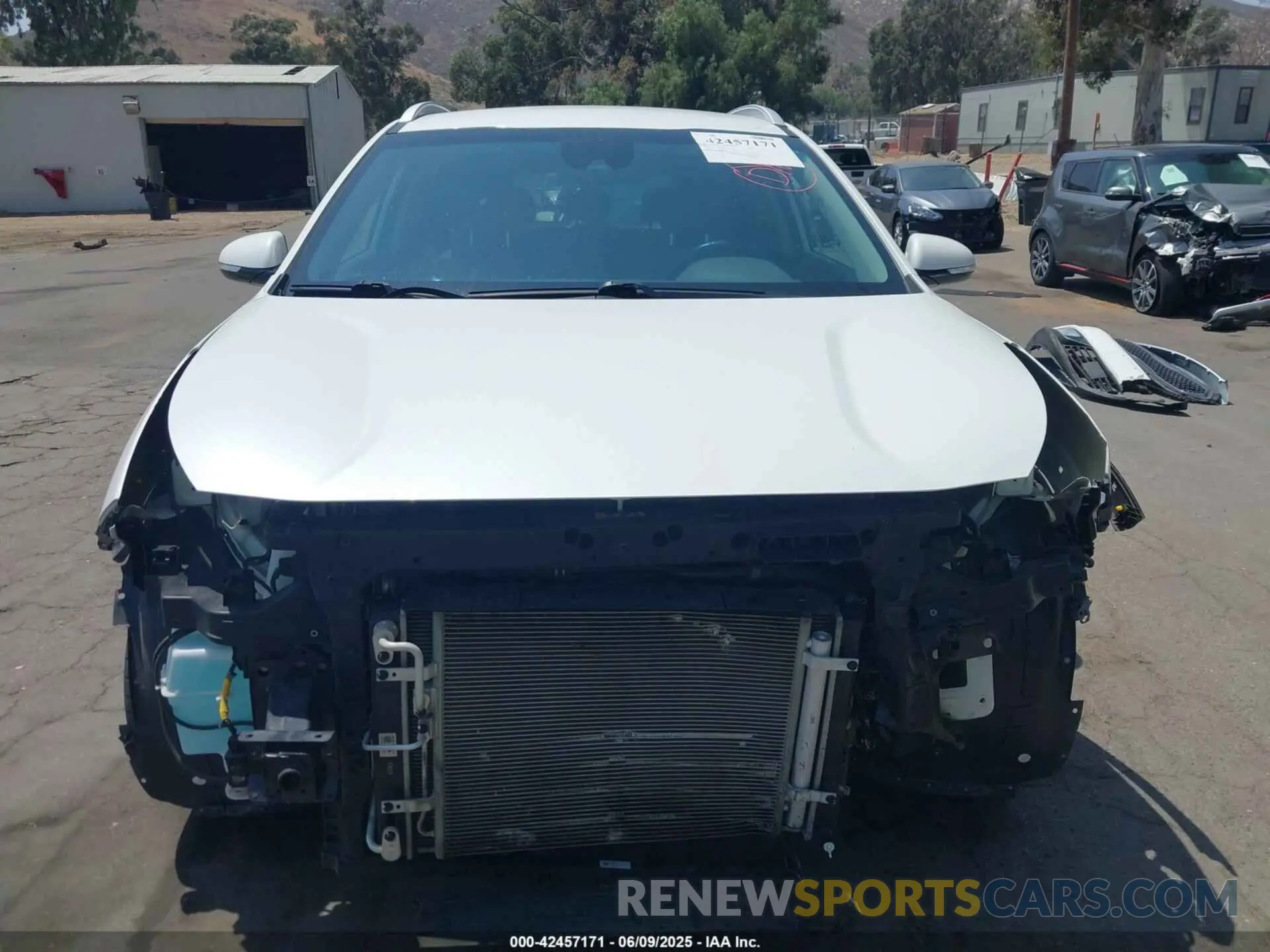 13 Photograph of a damaged car KNDCC3LC7K5338240 KIA NIRO 2019
