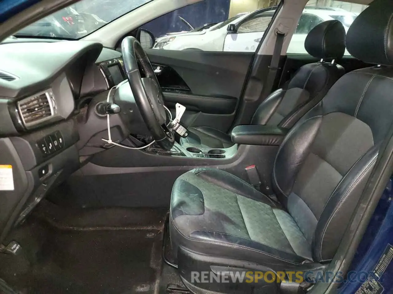 7 Photograph of a damaged car KNDCC3LC9K5225891 KIA NIRO 2019