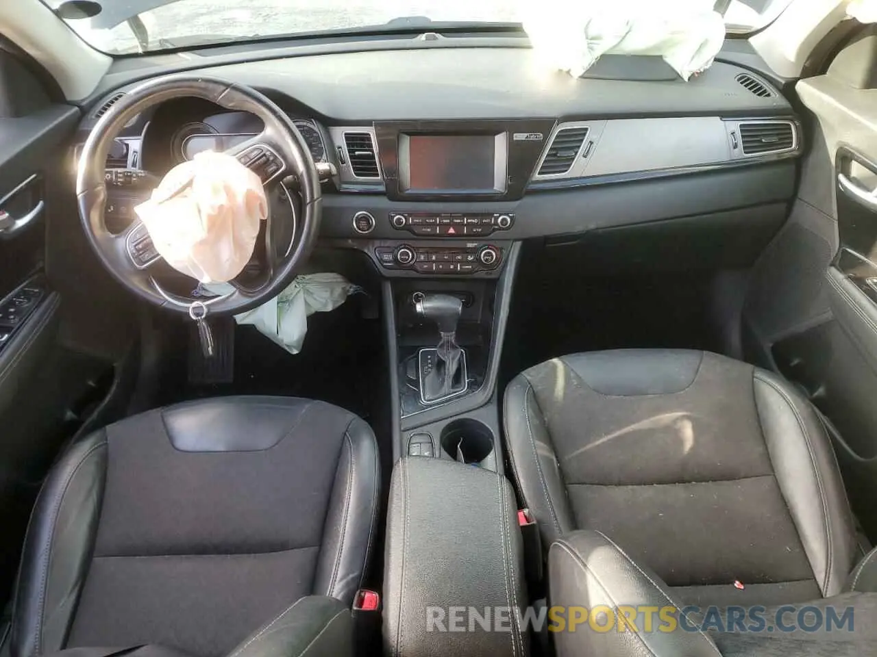 8 Photograph of a damaged car KNDCC3LCXK5350432 KIA NIRO 2019