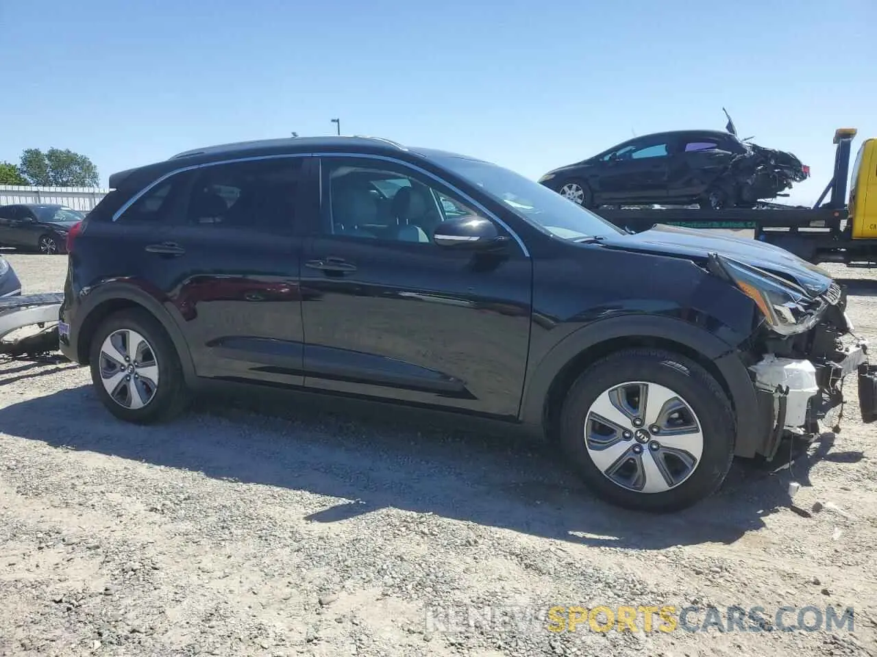 4 Photograph of a damaged car KNDCC3LD2K5251659 KIA NIRO 2019