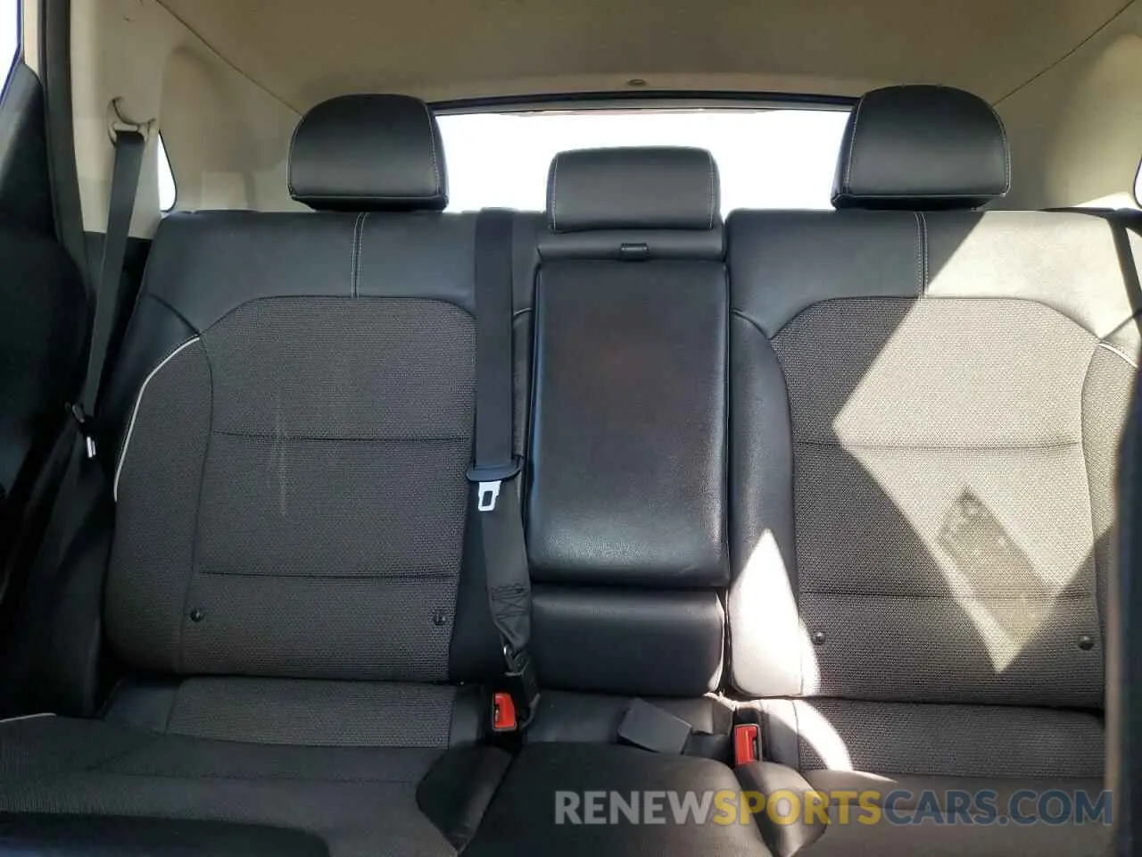 10 Photograph of a damaged car KNDCC3LG0K5024139 KIA NIRO 2019