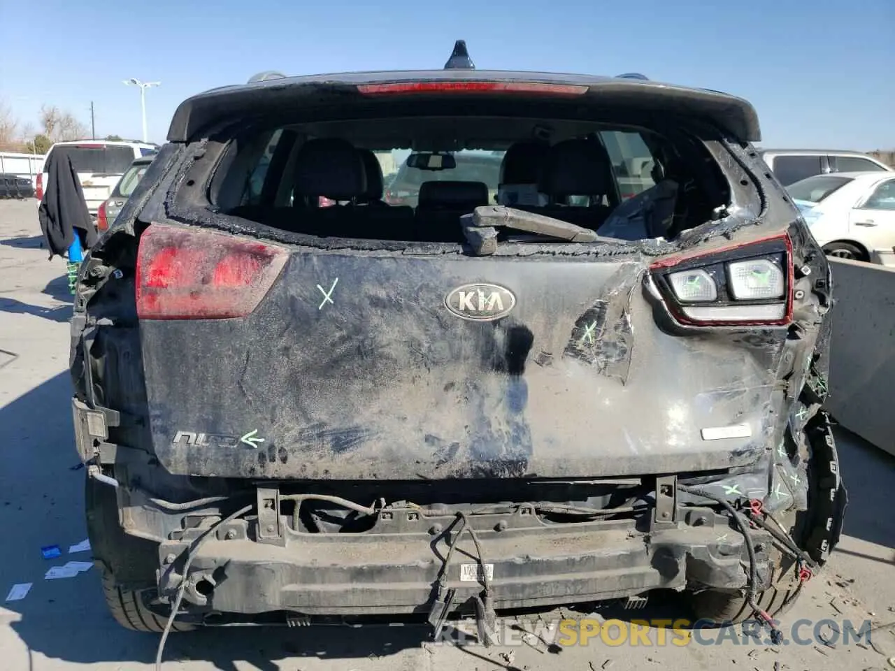 6 Photograph of a damaged car KNDCC3LG1K5024375 KIA NIRO 2019