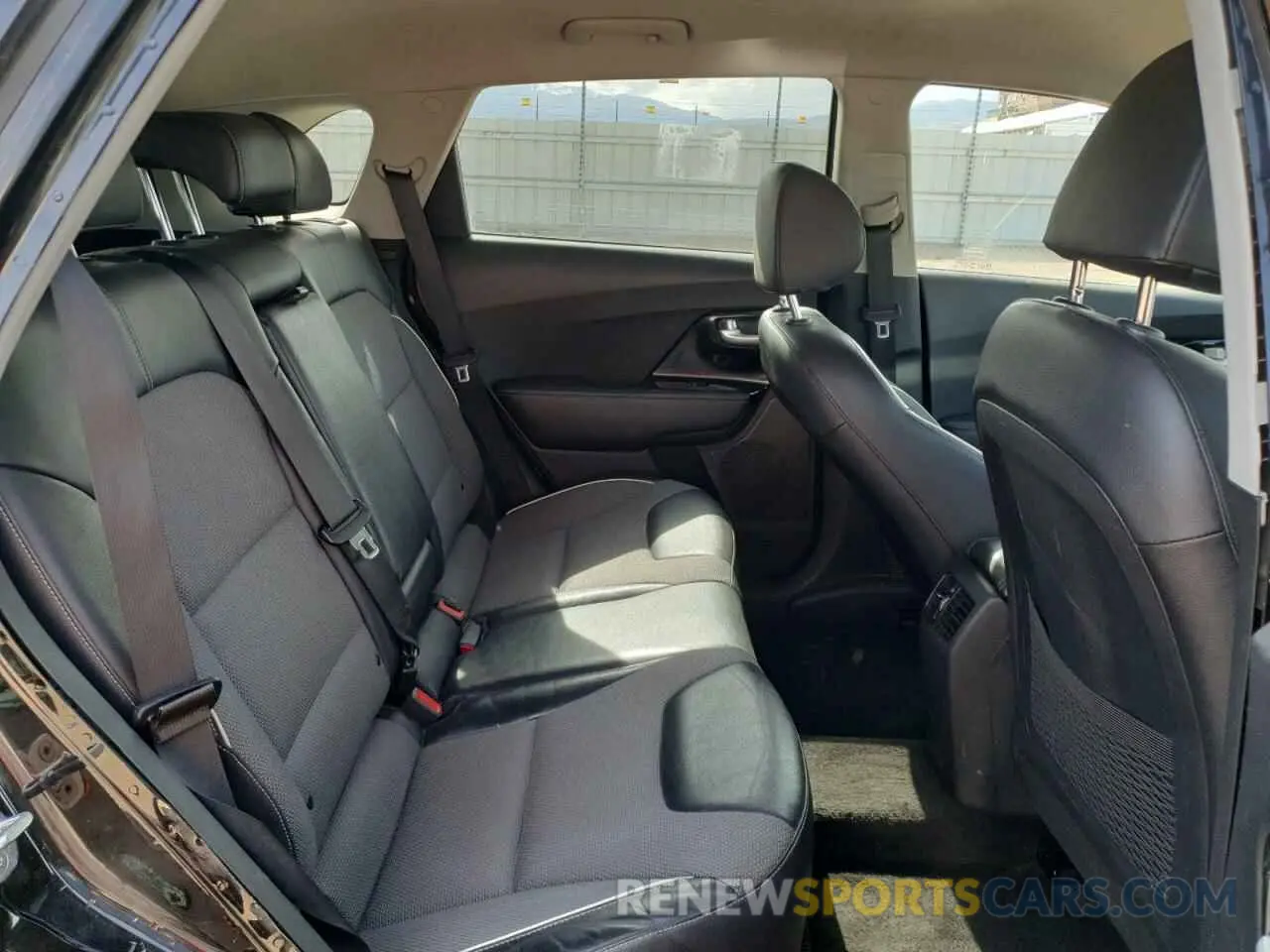 10 Photograph of a damaged car KNDCC3LG5K5024234 KIA NIRO 2019