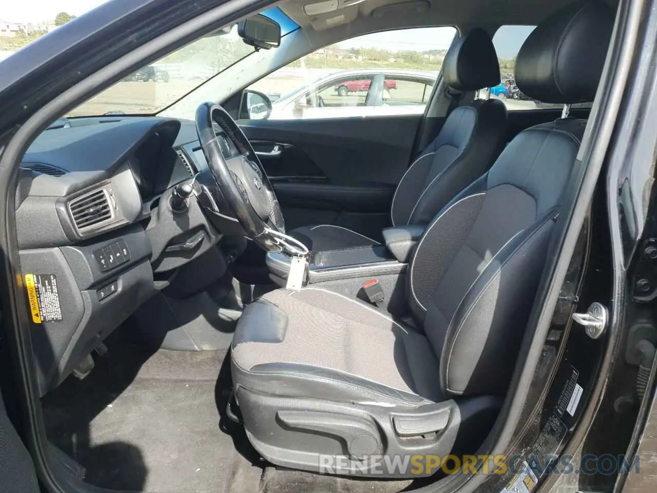 7 Photograph of a damaged car KNDCC3LG5K5024234 KIA NIRO 2019