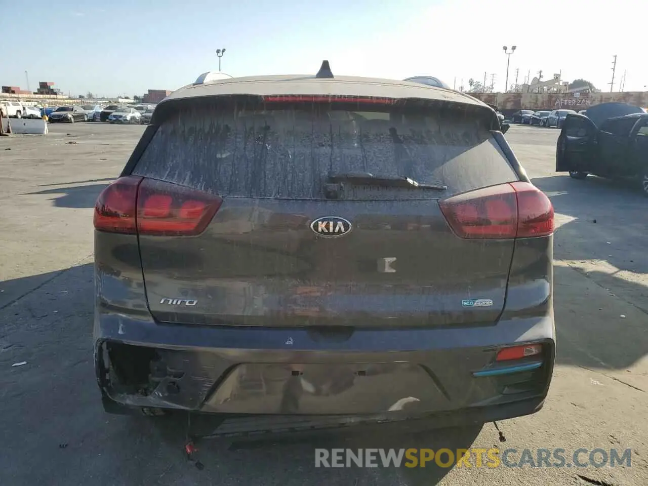 6 Photograph of a damaged car KNDCC3LG6K5009922 KIA NIRO 2019