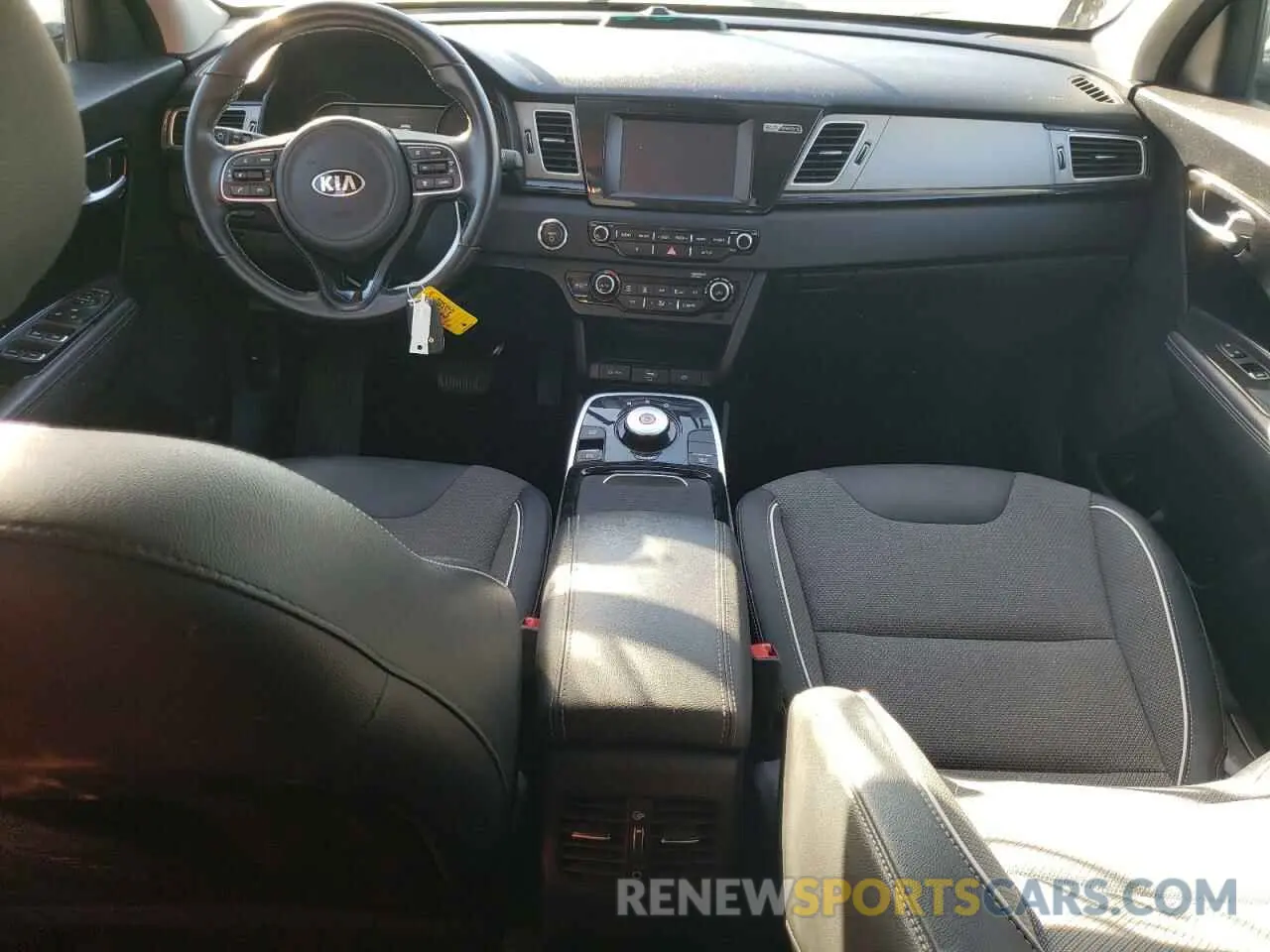 8 Photograph of a damaged car KNDCC3LG6K5009922 KIA NIRO 2019