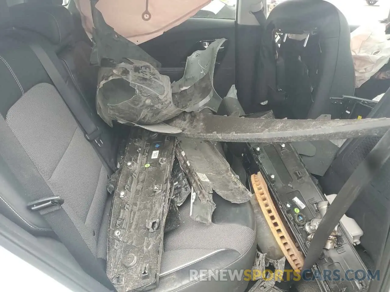 11 Photograph of a damaged car KNDCC3LG6K5026042 KIA NIRO 2019