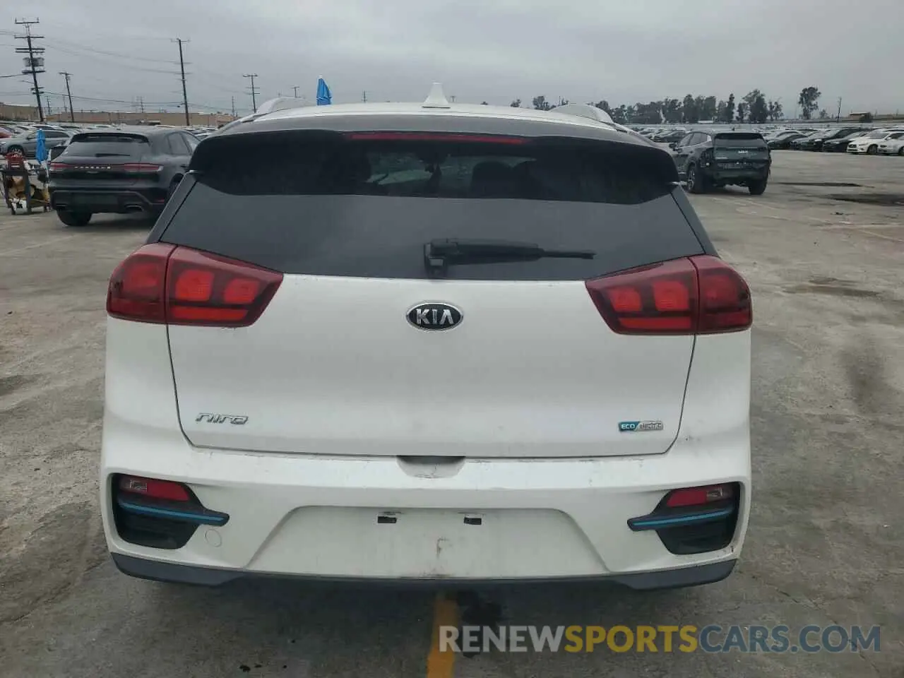 6 Photograph of a damaged car KNDCC3LG6K5026042 KIA NIRO 2019