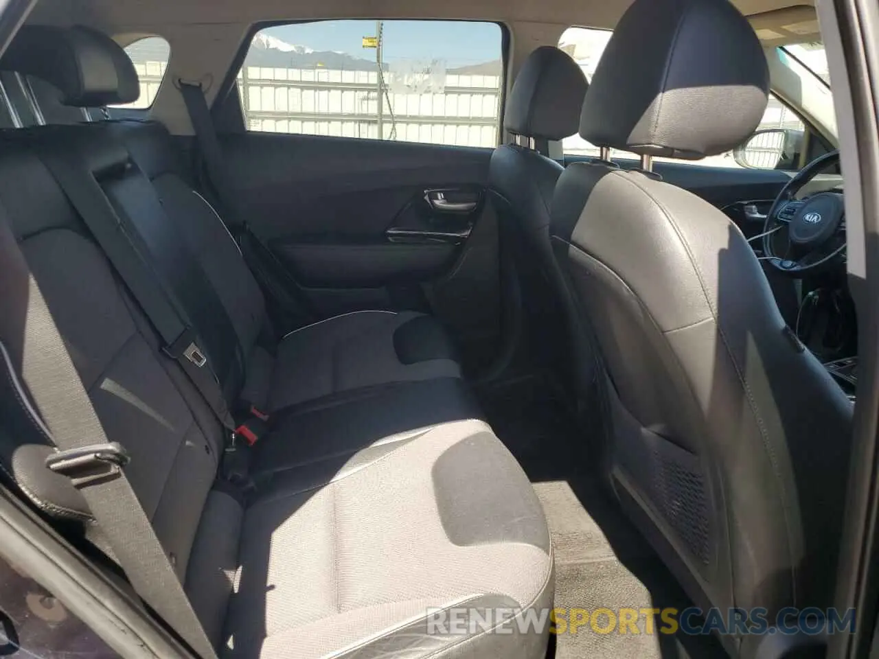 10 Photograph of a damaged car KNDCC3LG8K5024406 KIA NIRO 2019