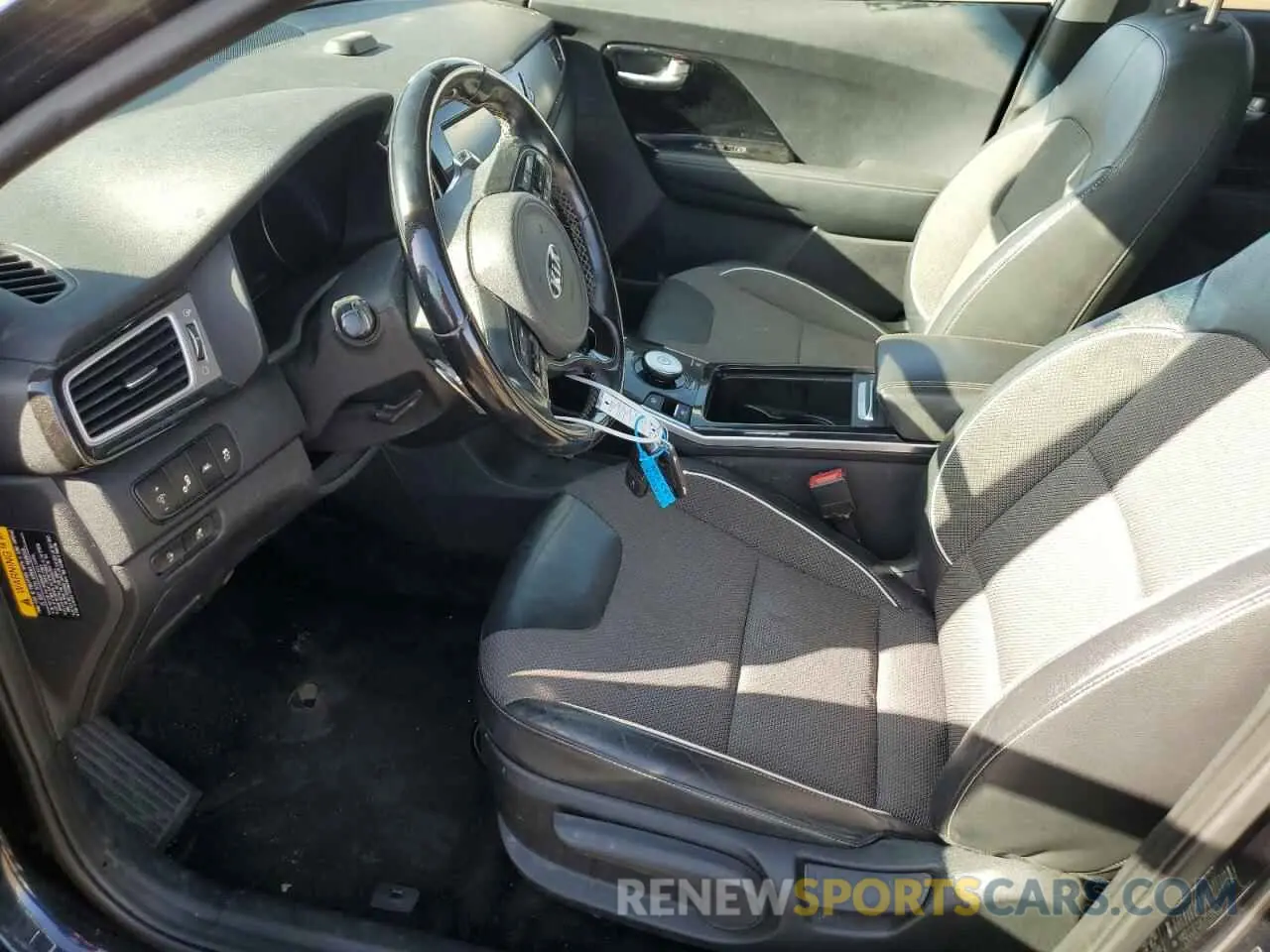 7 Photograph of a damaged car KNDCC3LG9K5024415 KIA NIRO 2019