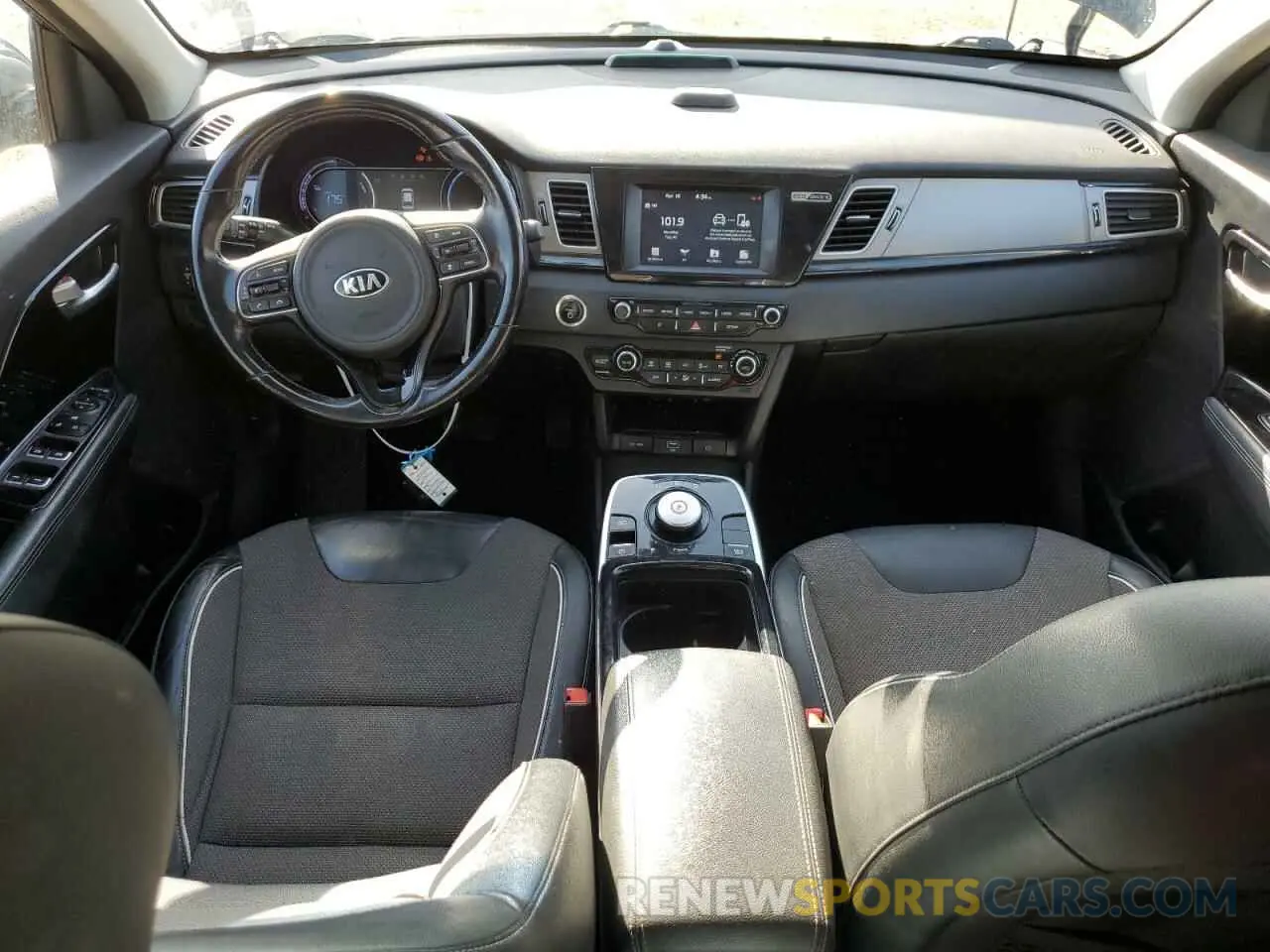 8 Photograph of a damaged car KNDCC3LG9K5024415 KIA NIRO 2019